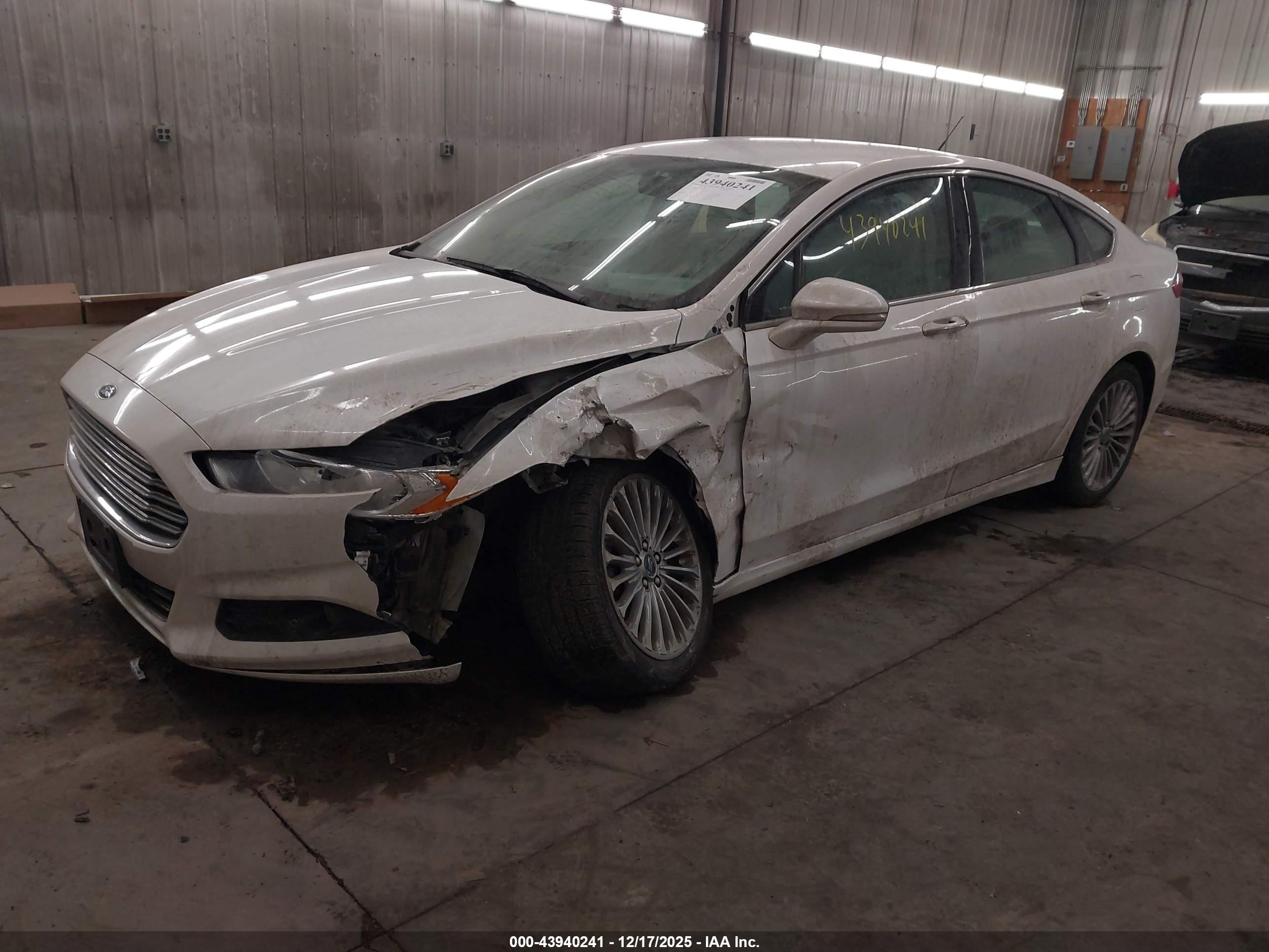 FORD FUSION image 2