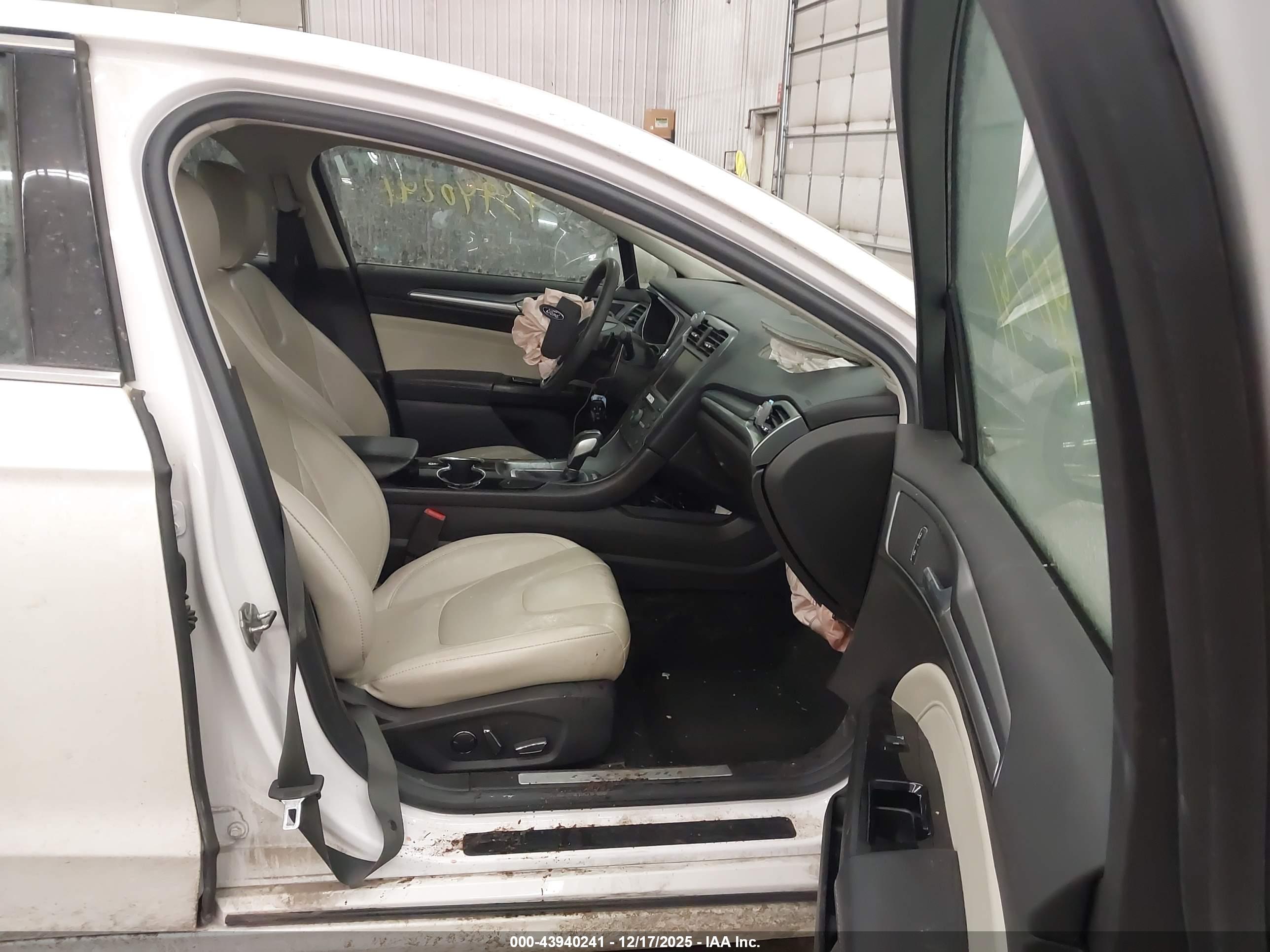 FORD FUSION image 5