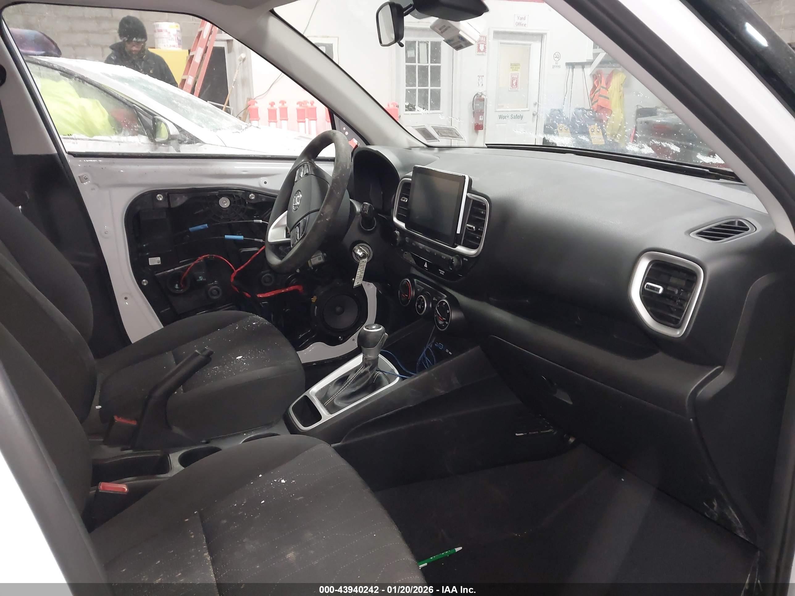 HYUNDAI VENUE image 5