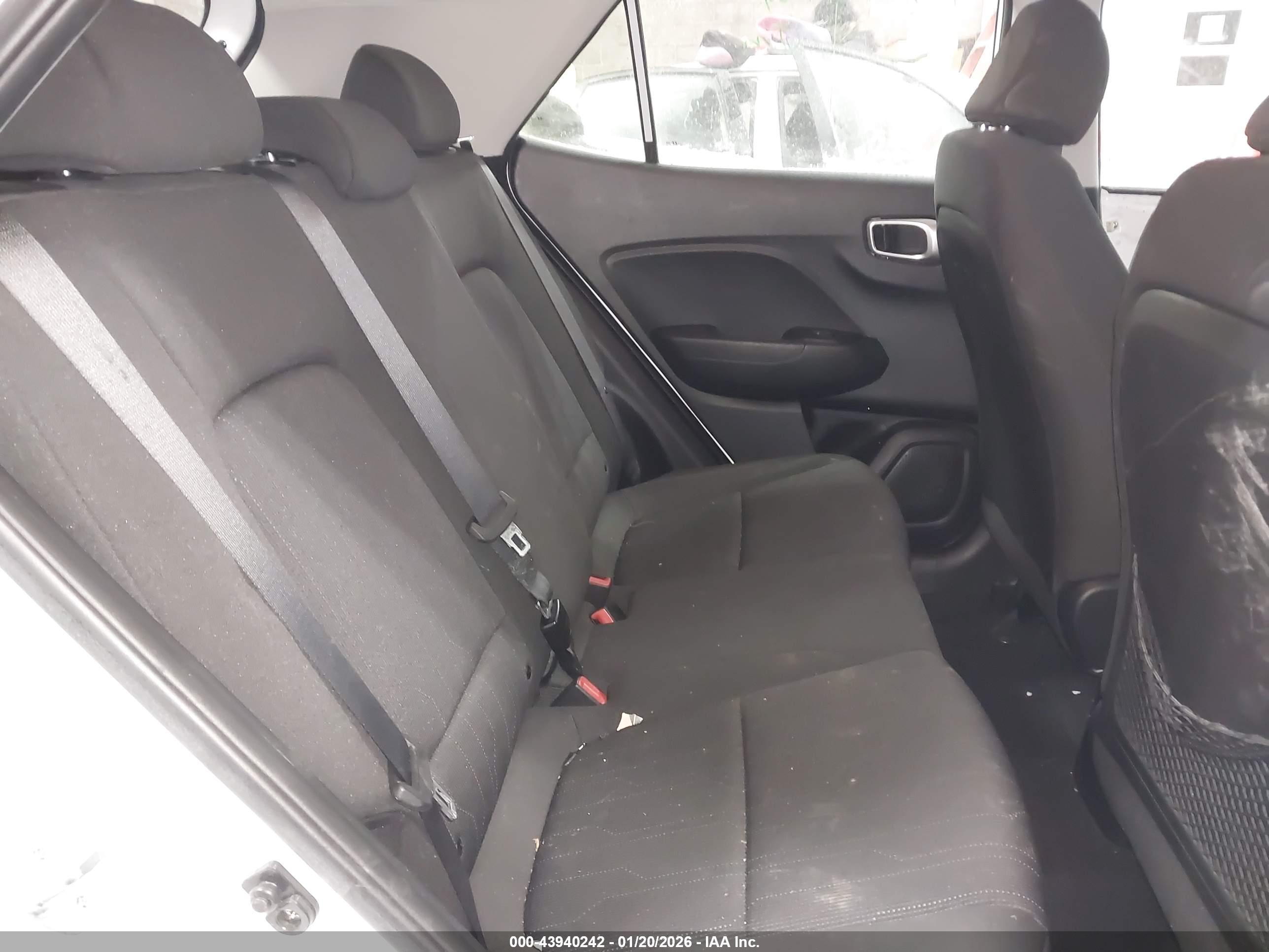 HYUNDAI VENUE image 8