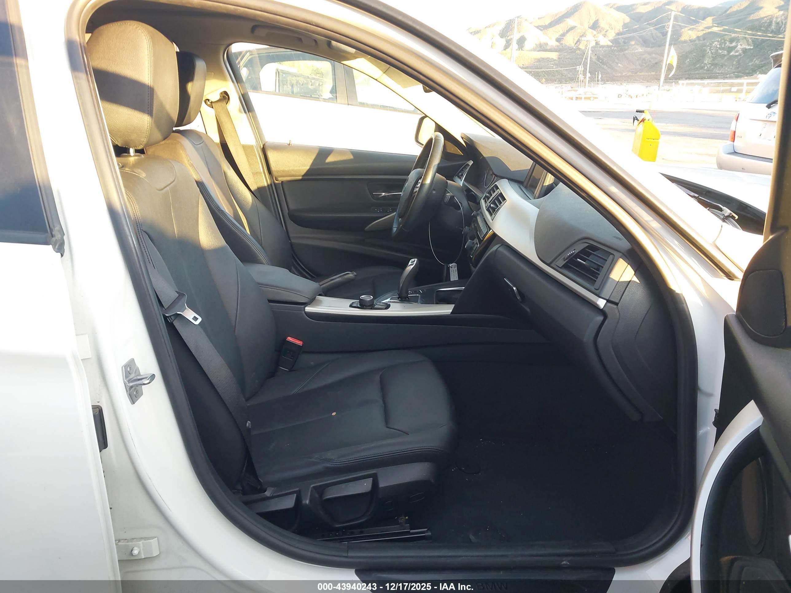 BMW 320I image 5