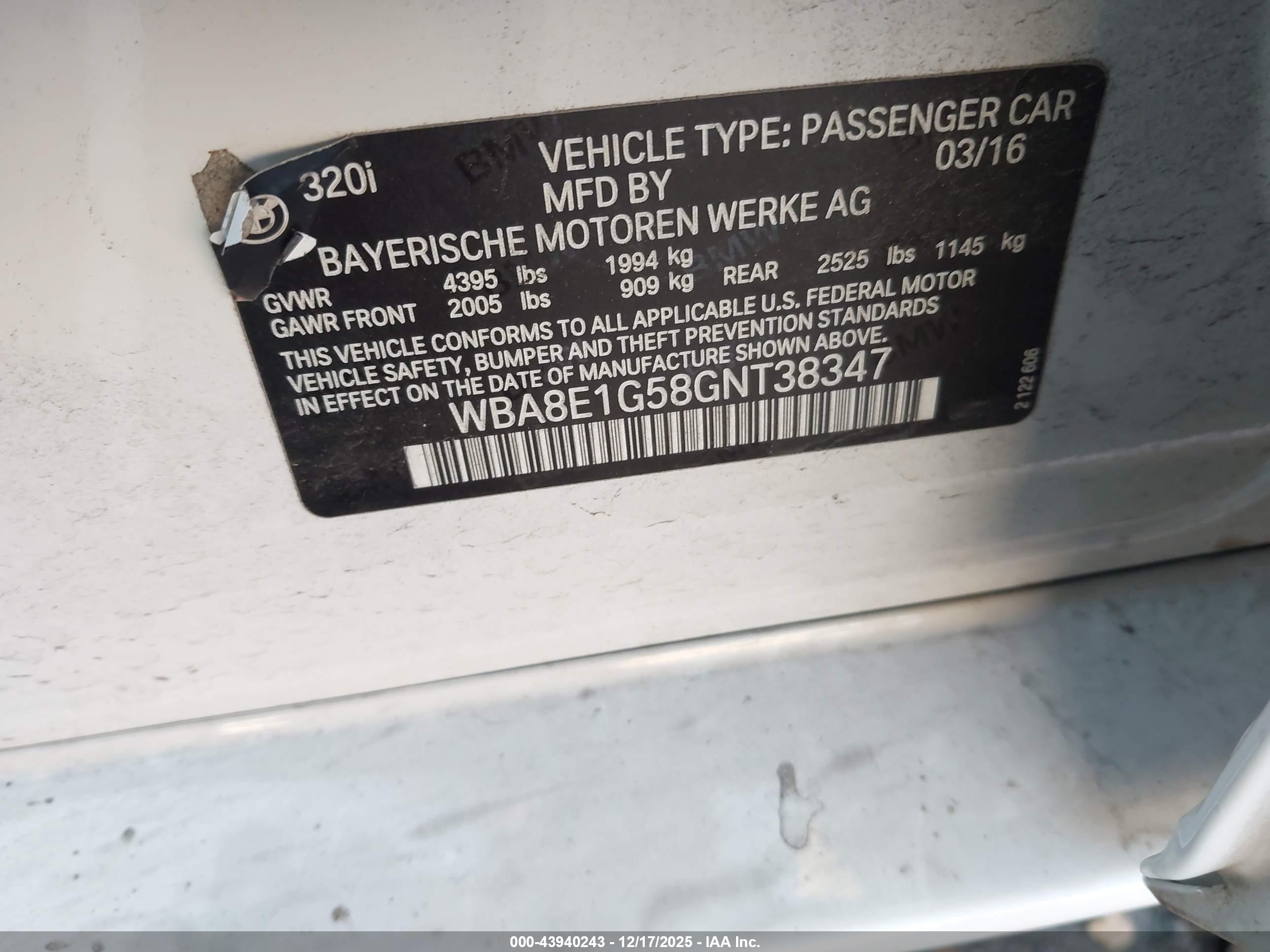 BMW 320I image 9