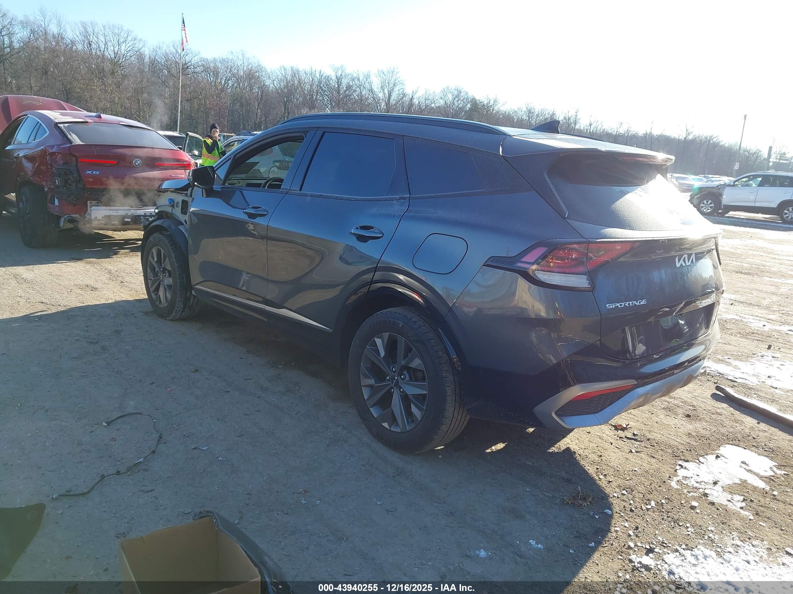 KIA SPORTAGE image 3