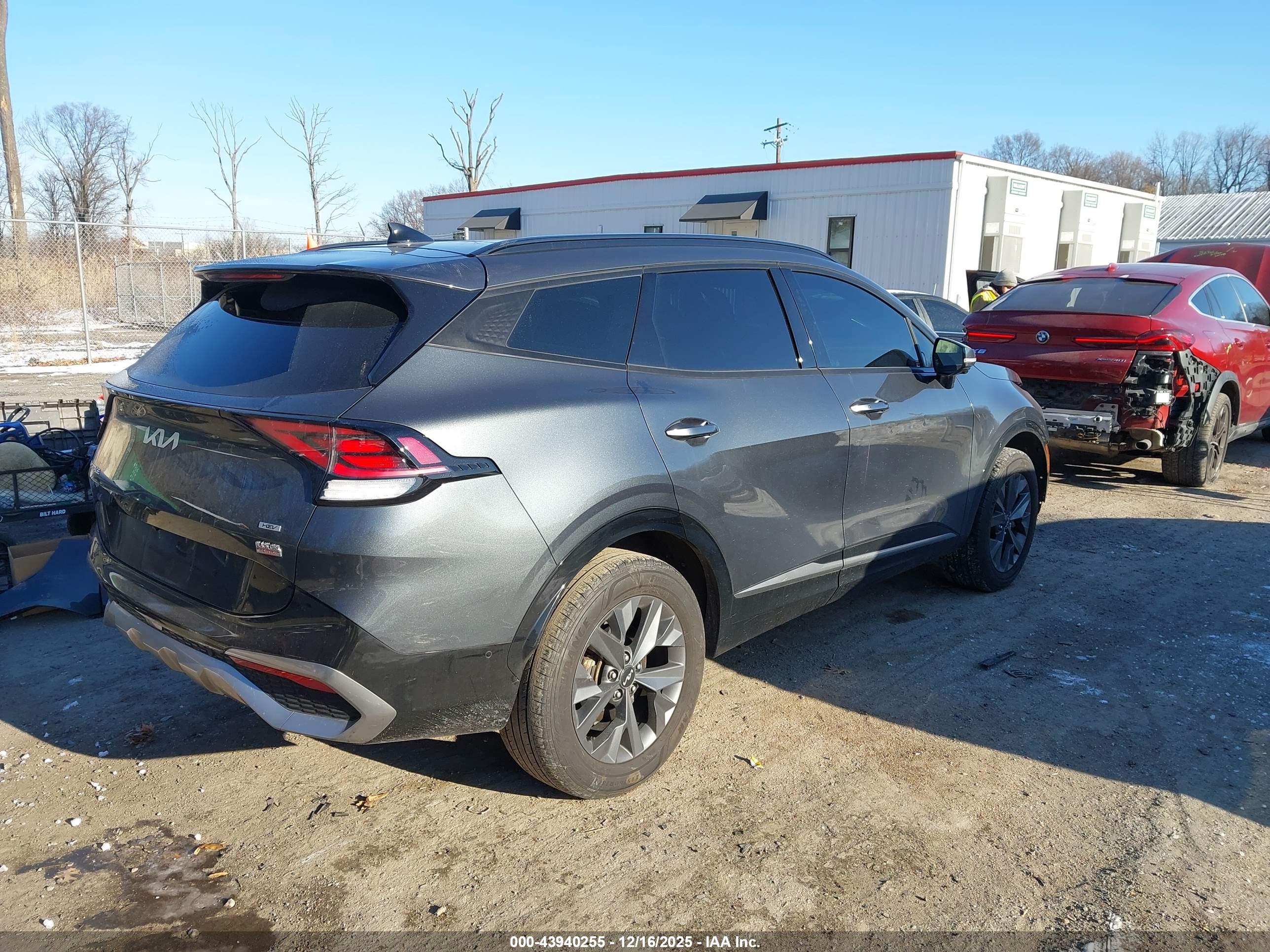 KIA SPORTAGE image 4