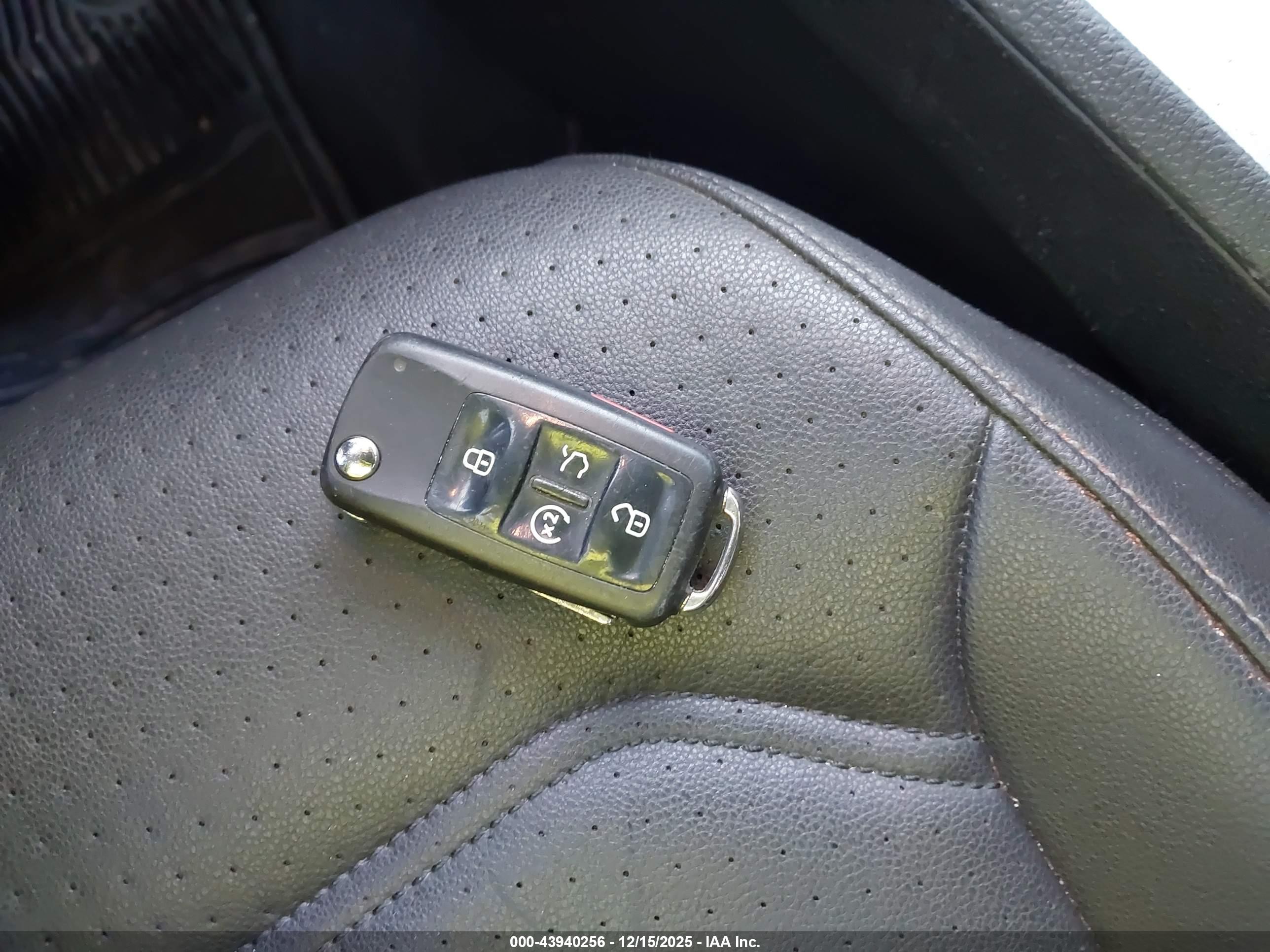 VOLKSWAGEN PASSAT image 11