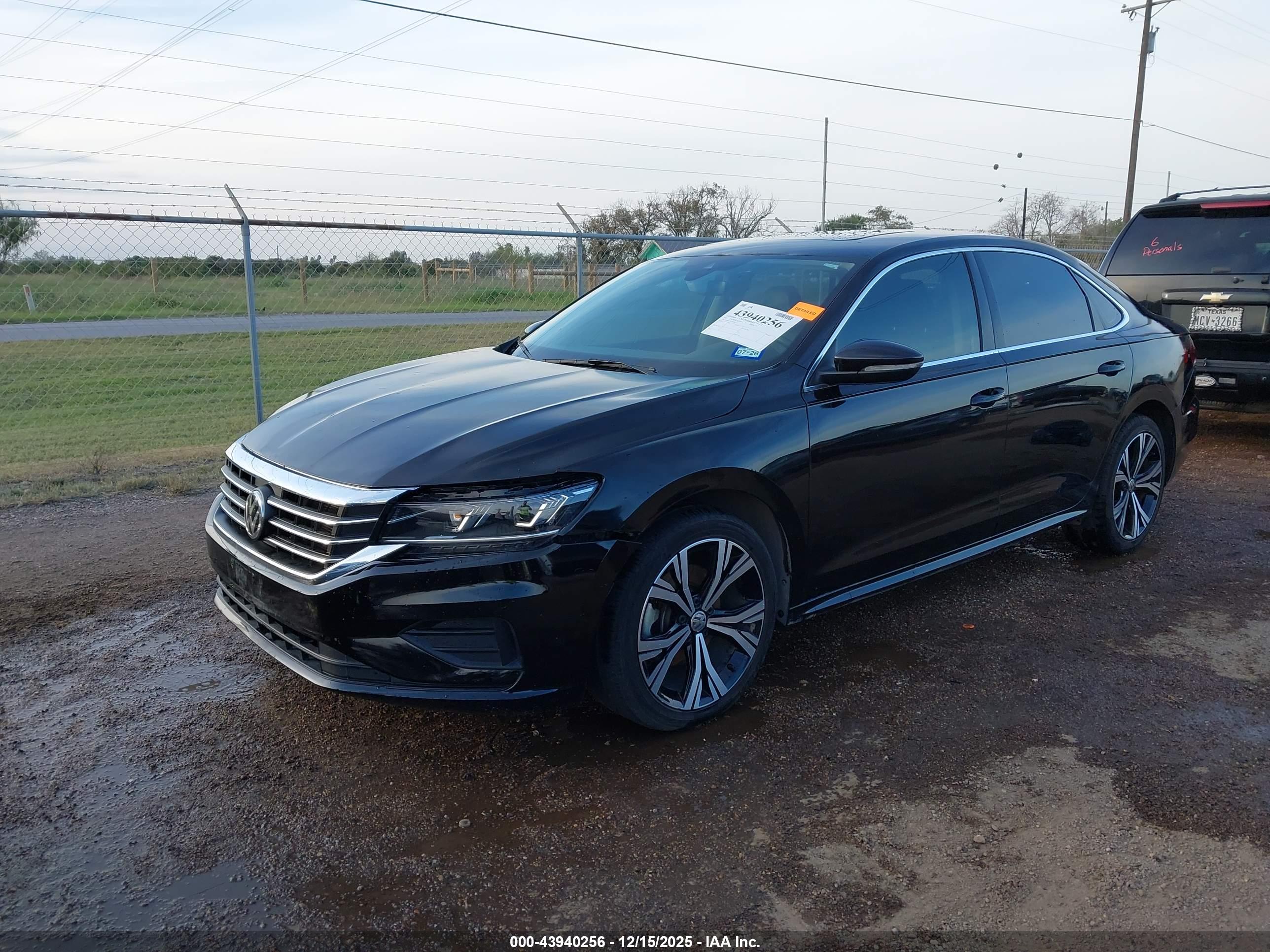 VOLKSWAGEN PASSAT image 2