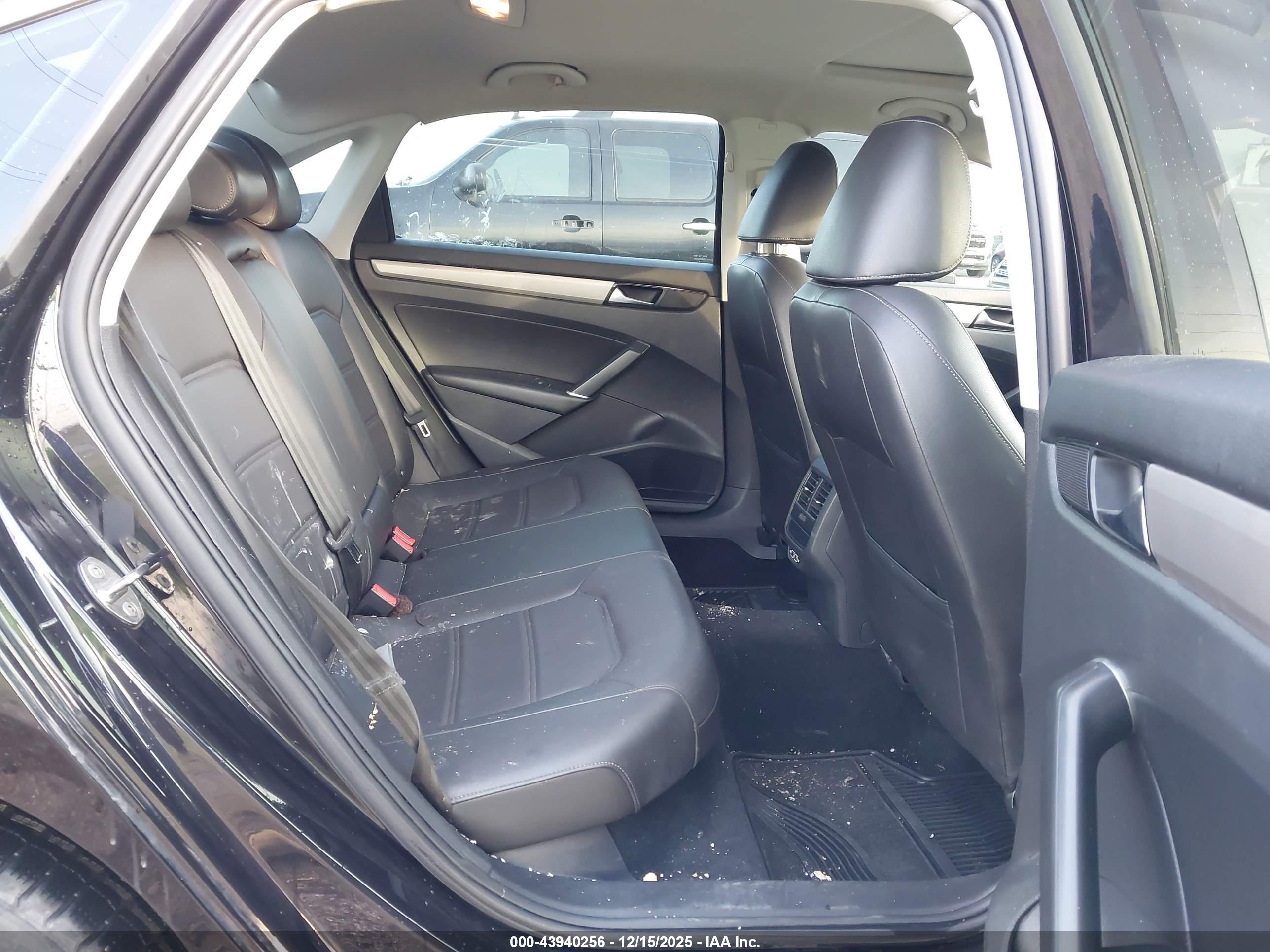 VOLKSWAGEN PASSAT image 8