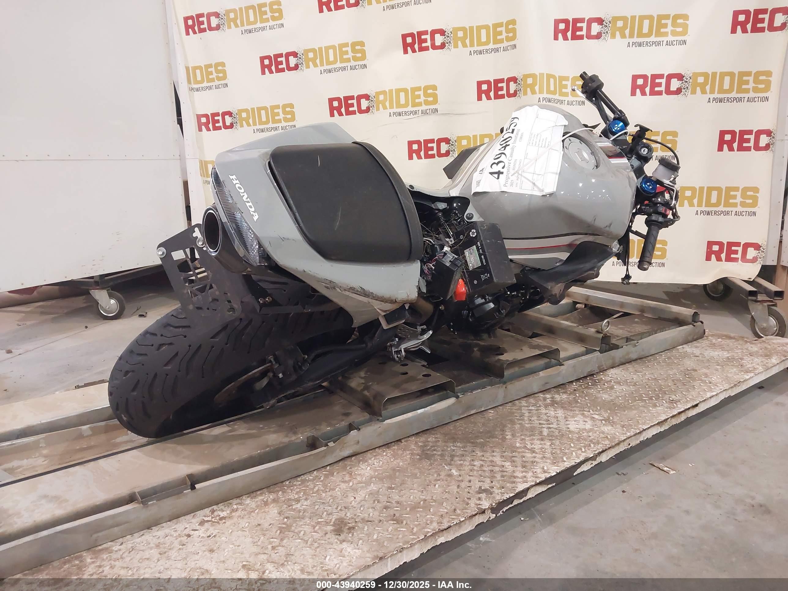 HONDA CBR600 image 4