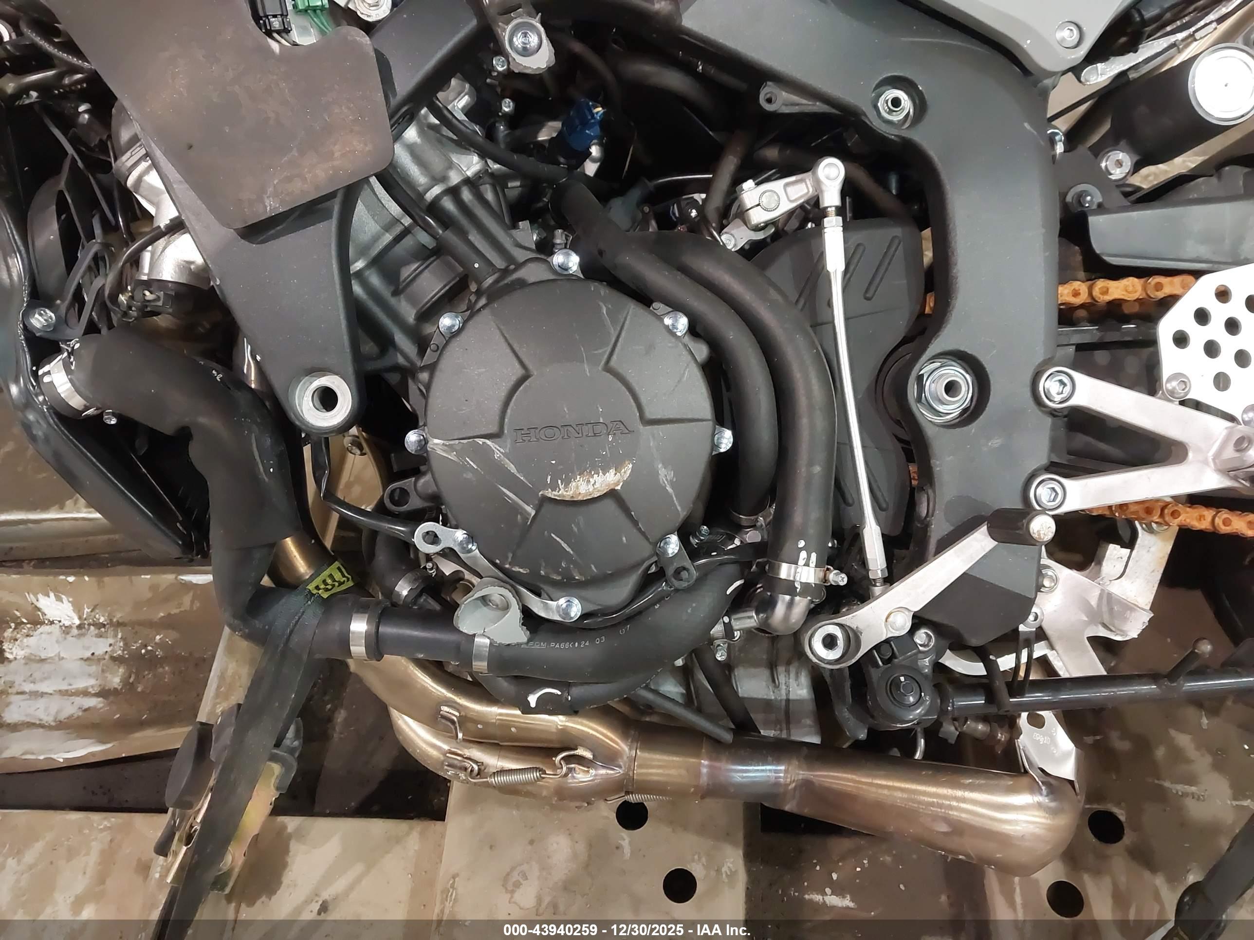 HONDA CBR600 image 9