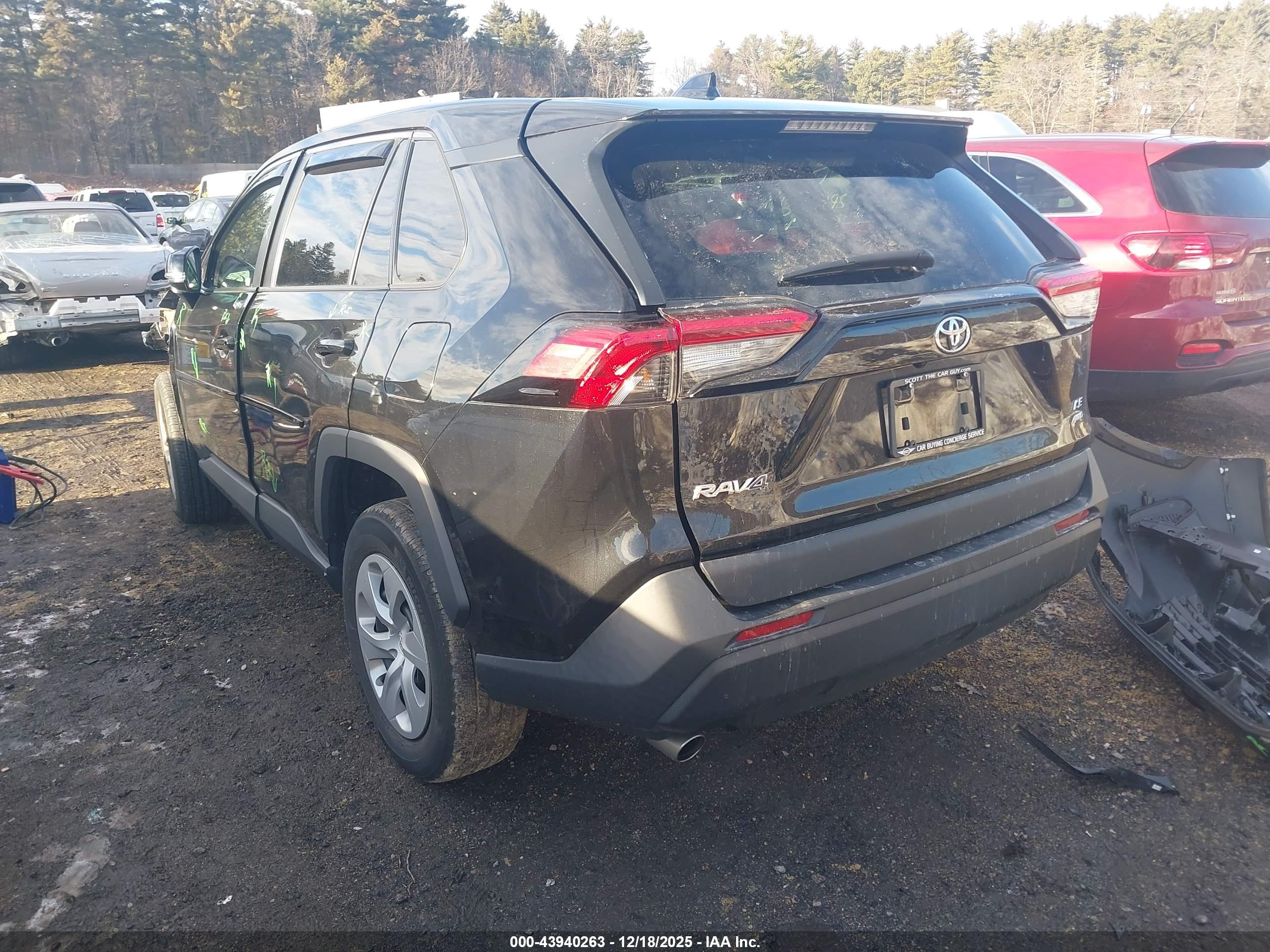TOYOTA RAV4 image 3