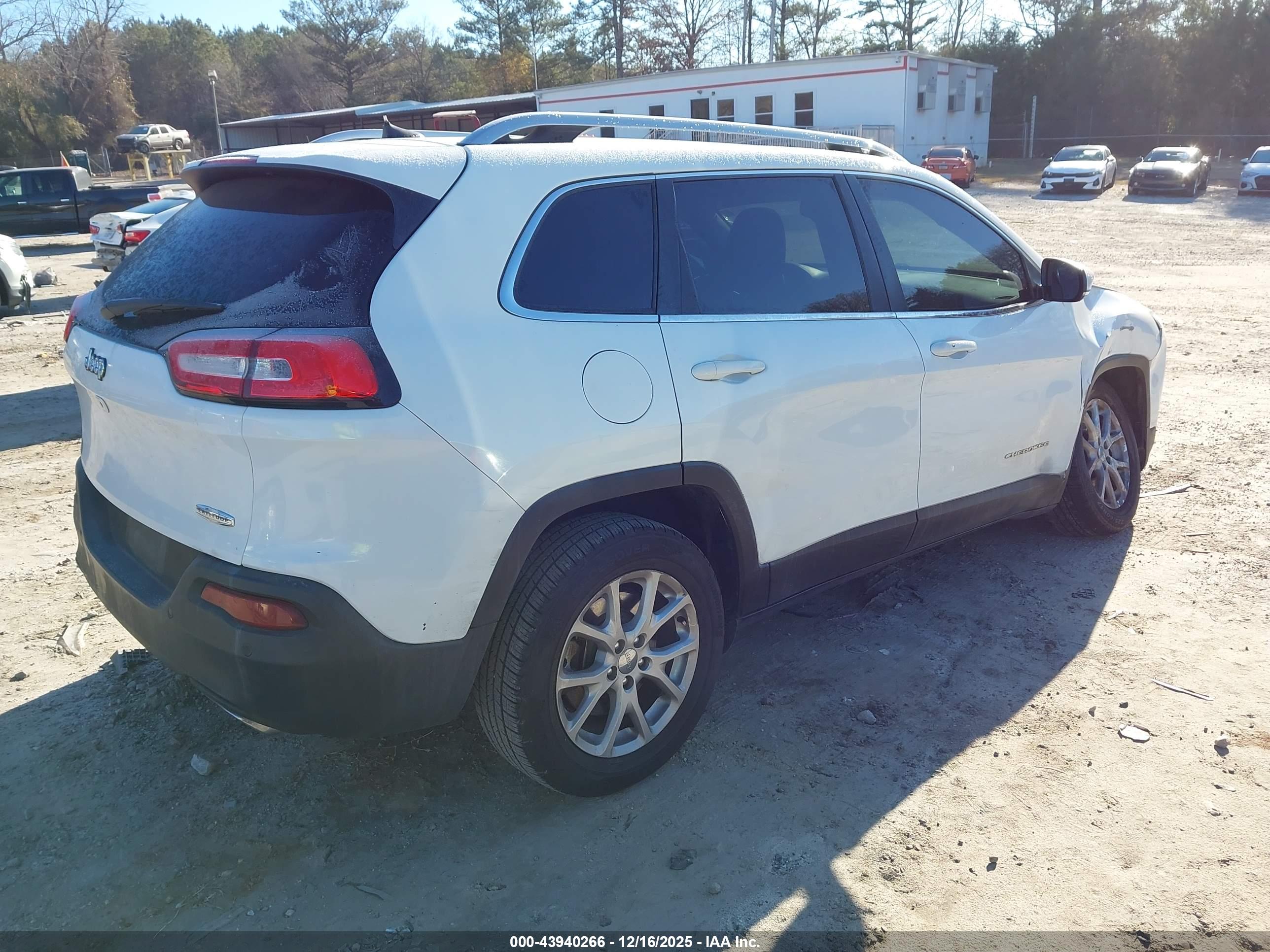 JEEP CHEROKEE image 4