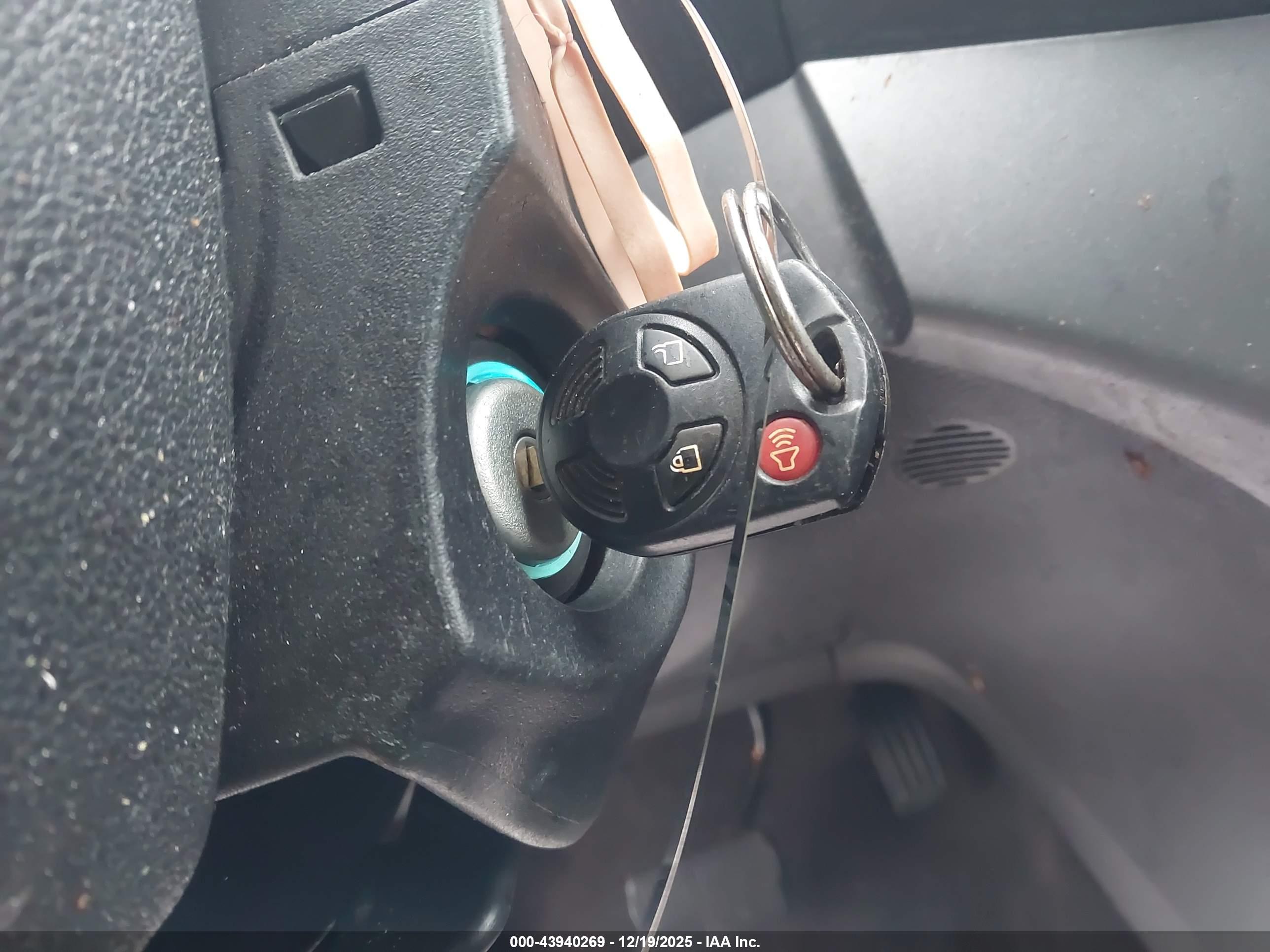 FORD ESCAPE image 11