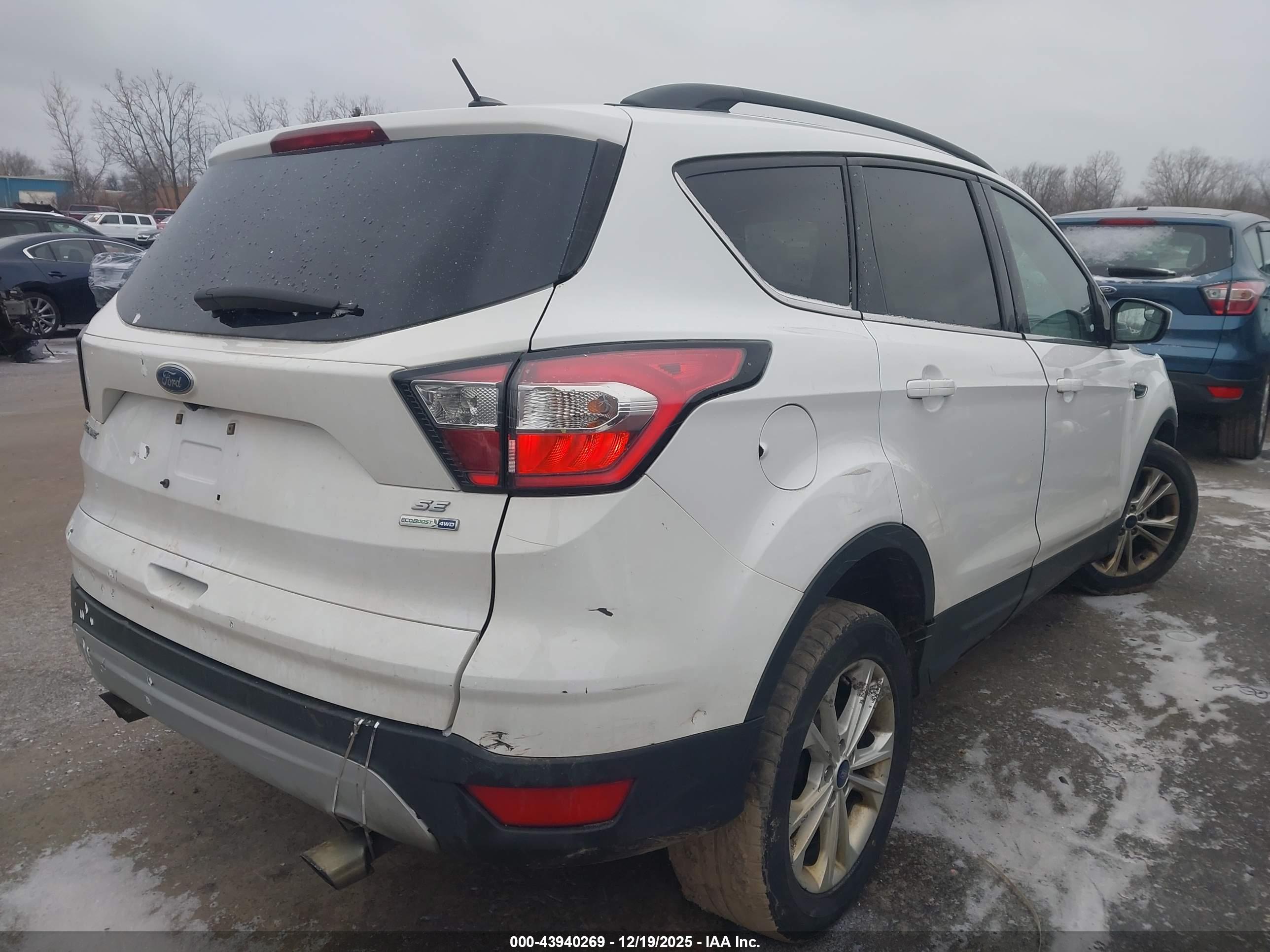 FORD ESCAPE image 4