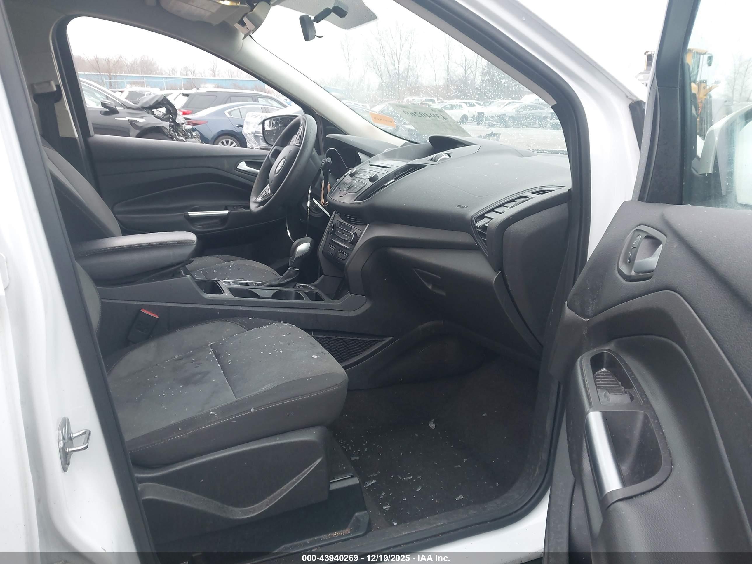 FORD ESCAPE image 5
