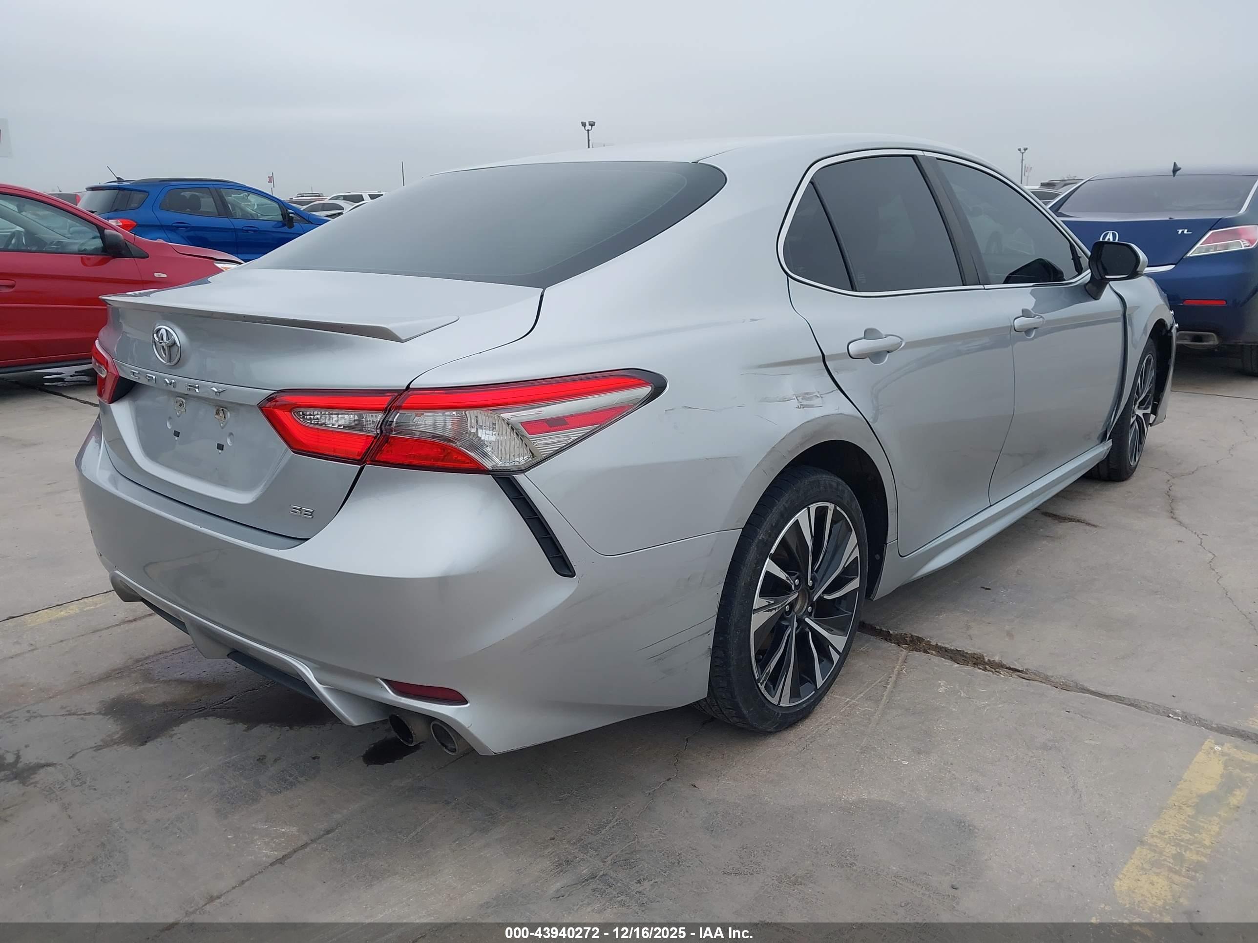 TOYOTA CAMRY image 4