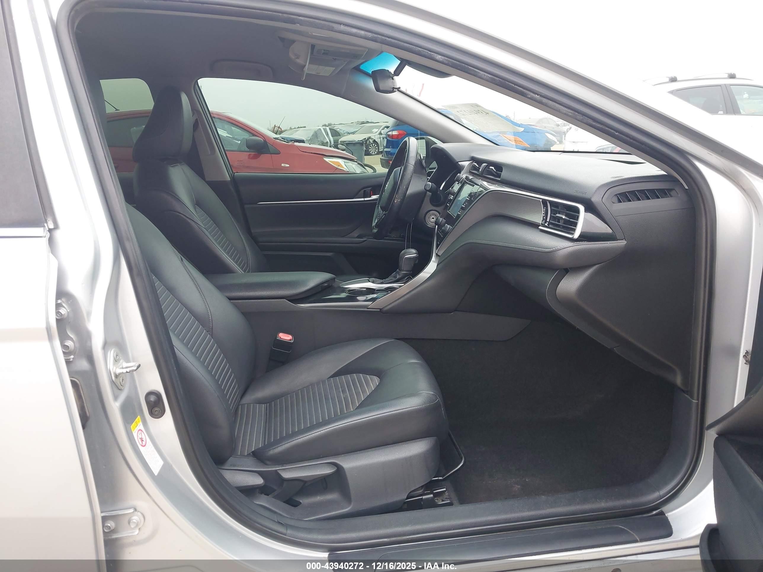 TOYOTA CAMRY image 5