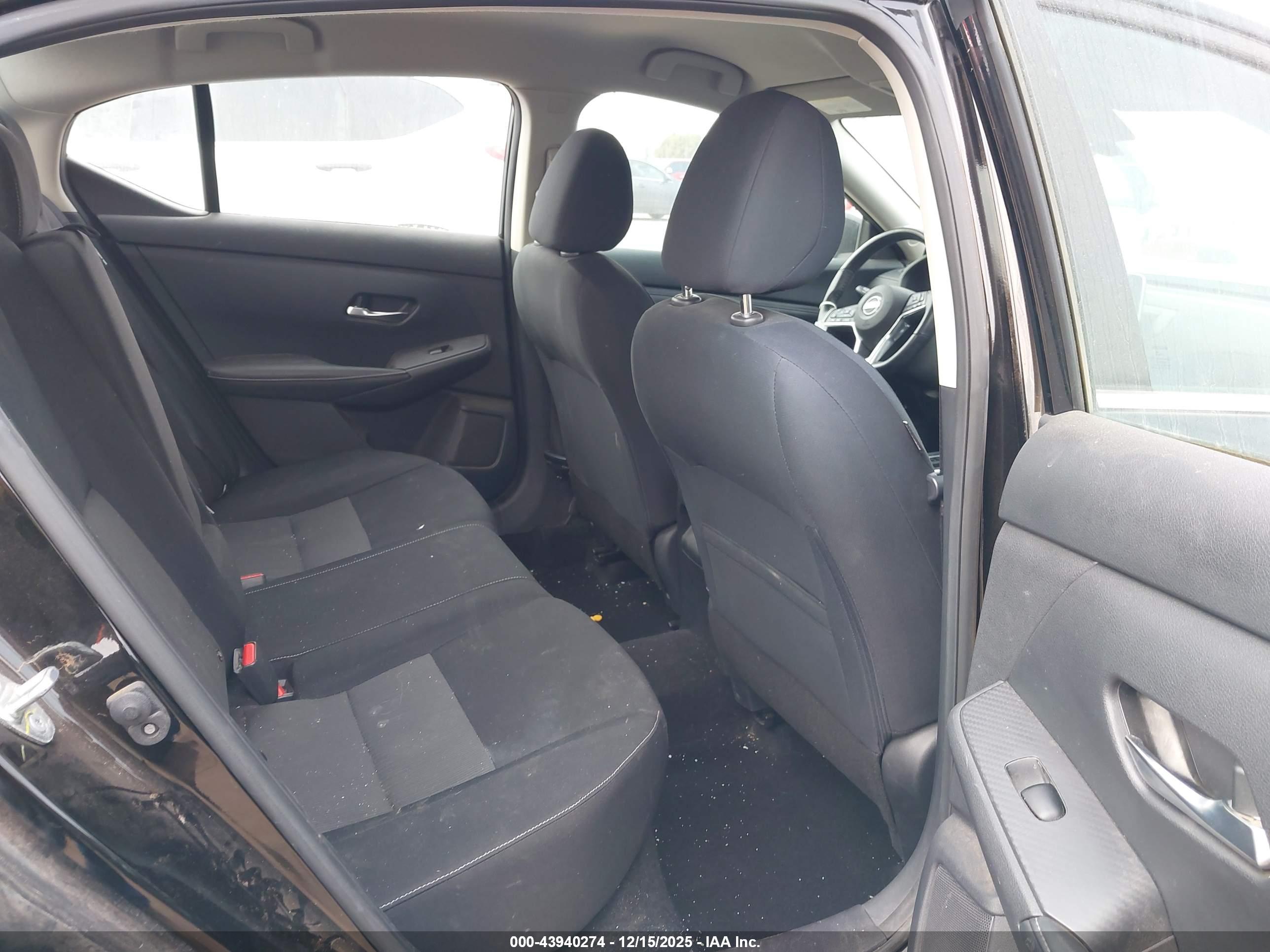 NISSAN SENTRA image 8