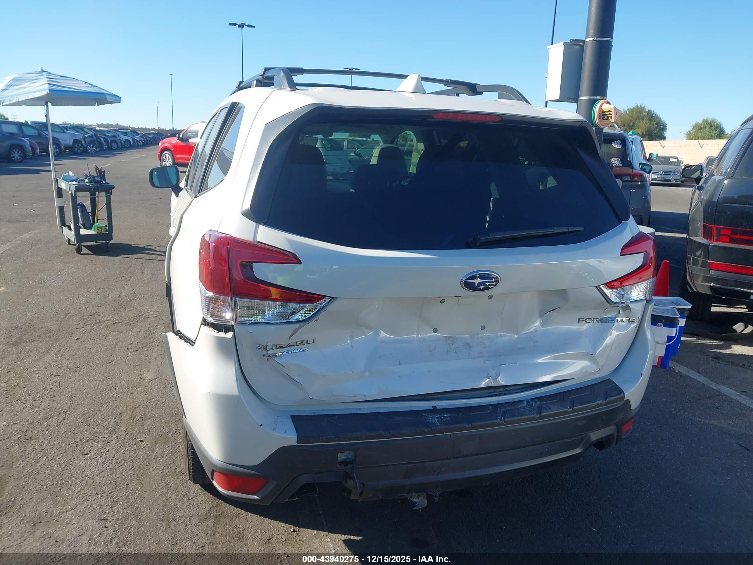 SUBARU FORESTER image 6