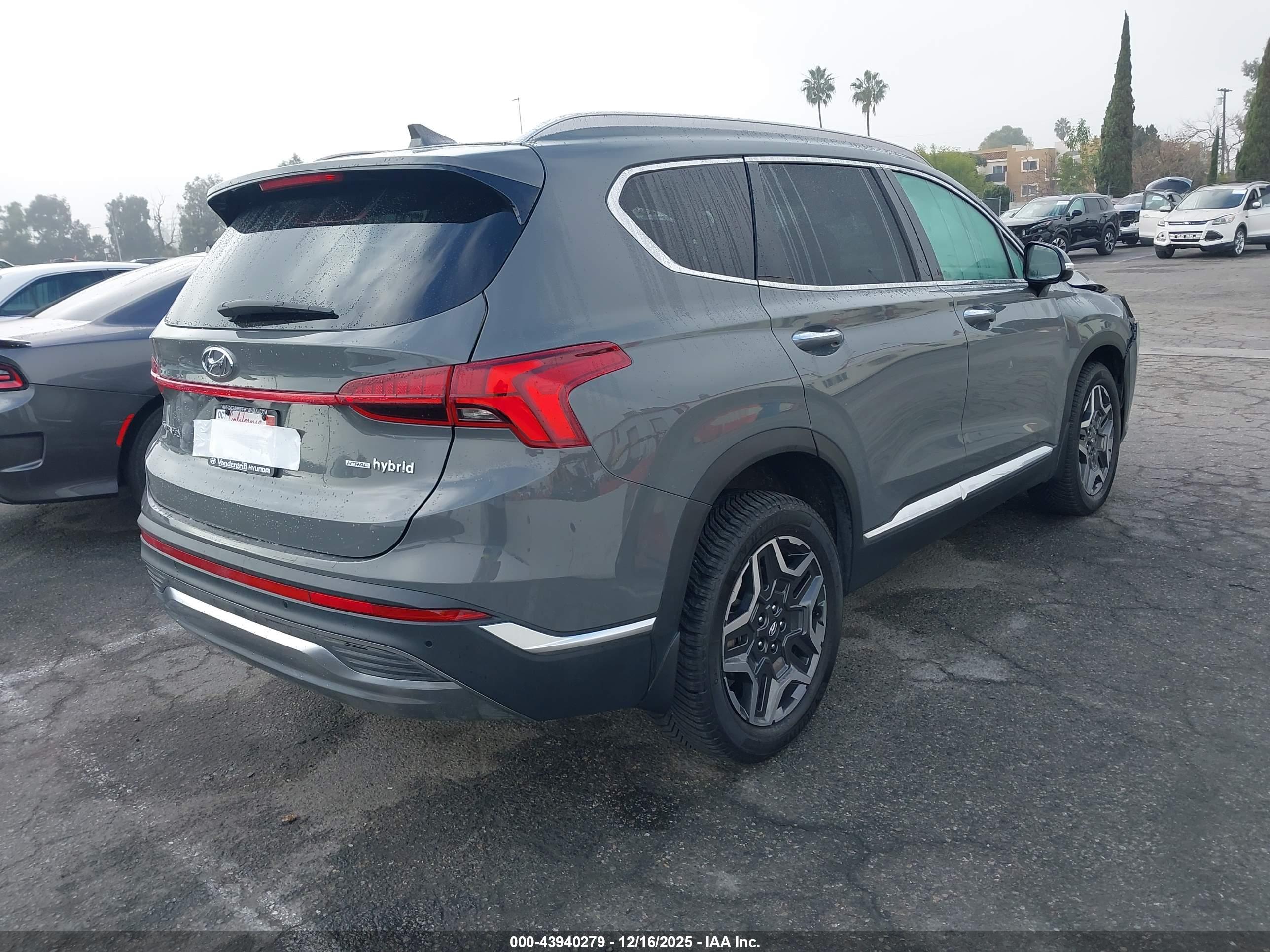 HYUNDAI SANTA image 4