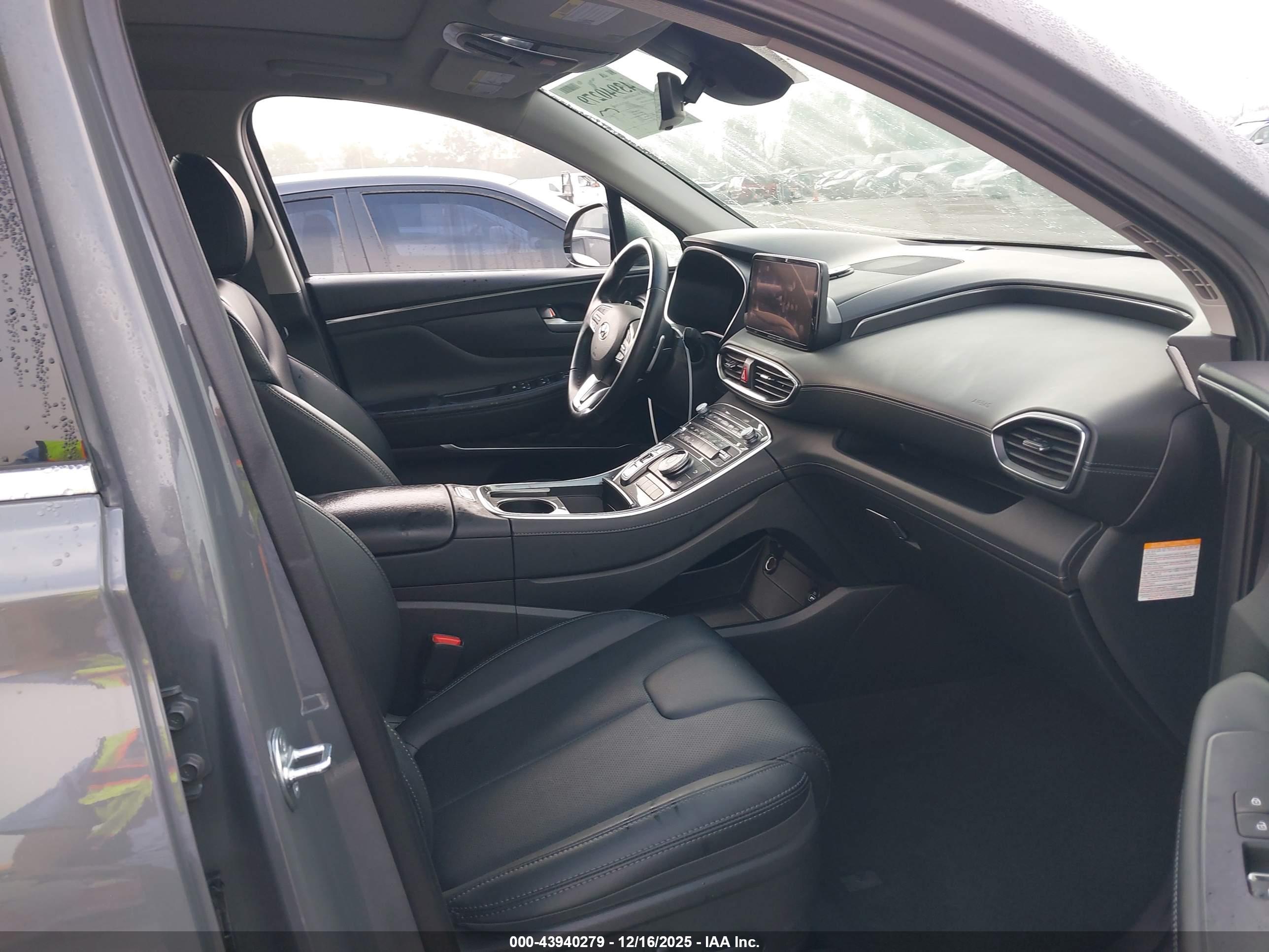 HYUNDAI SANTA image 5
