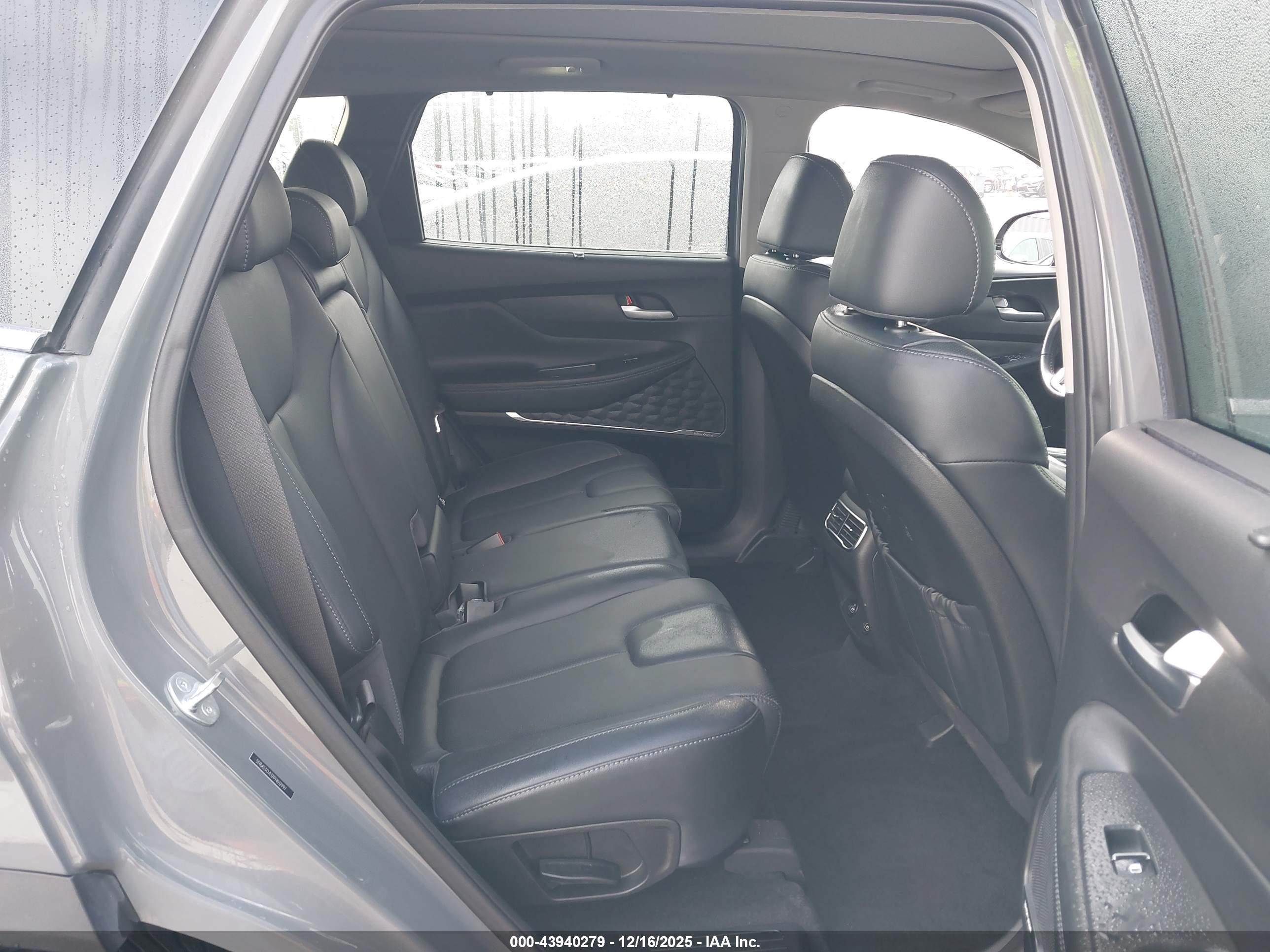 HYUNDAI SANTA image 8