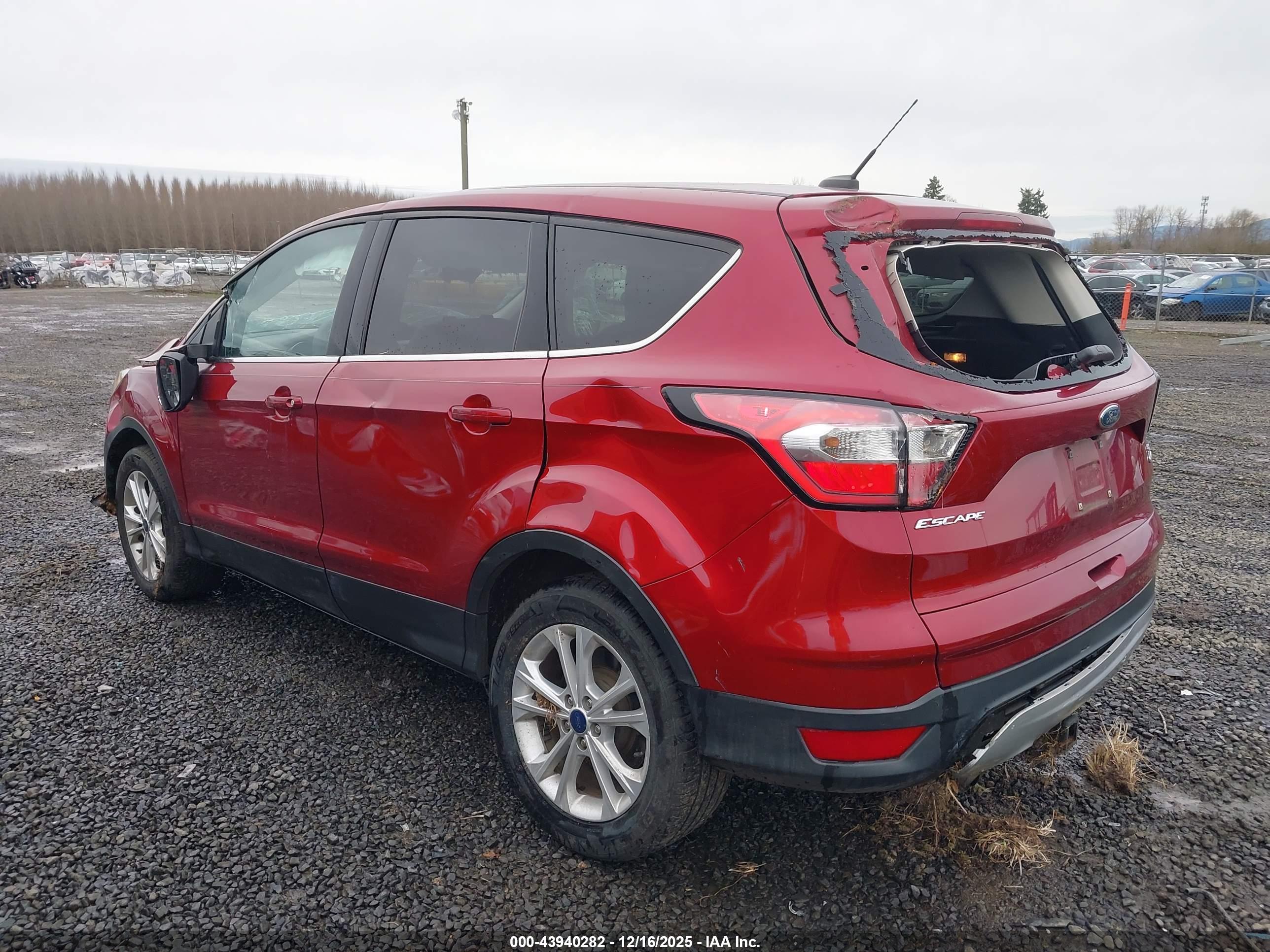 FORD ESCAPE image 3