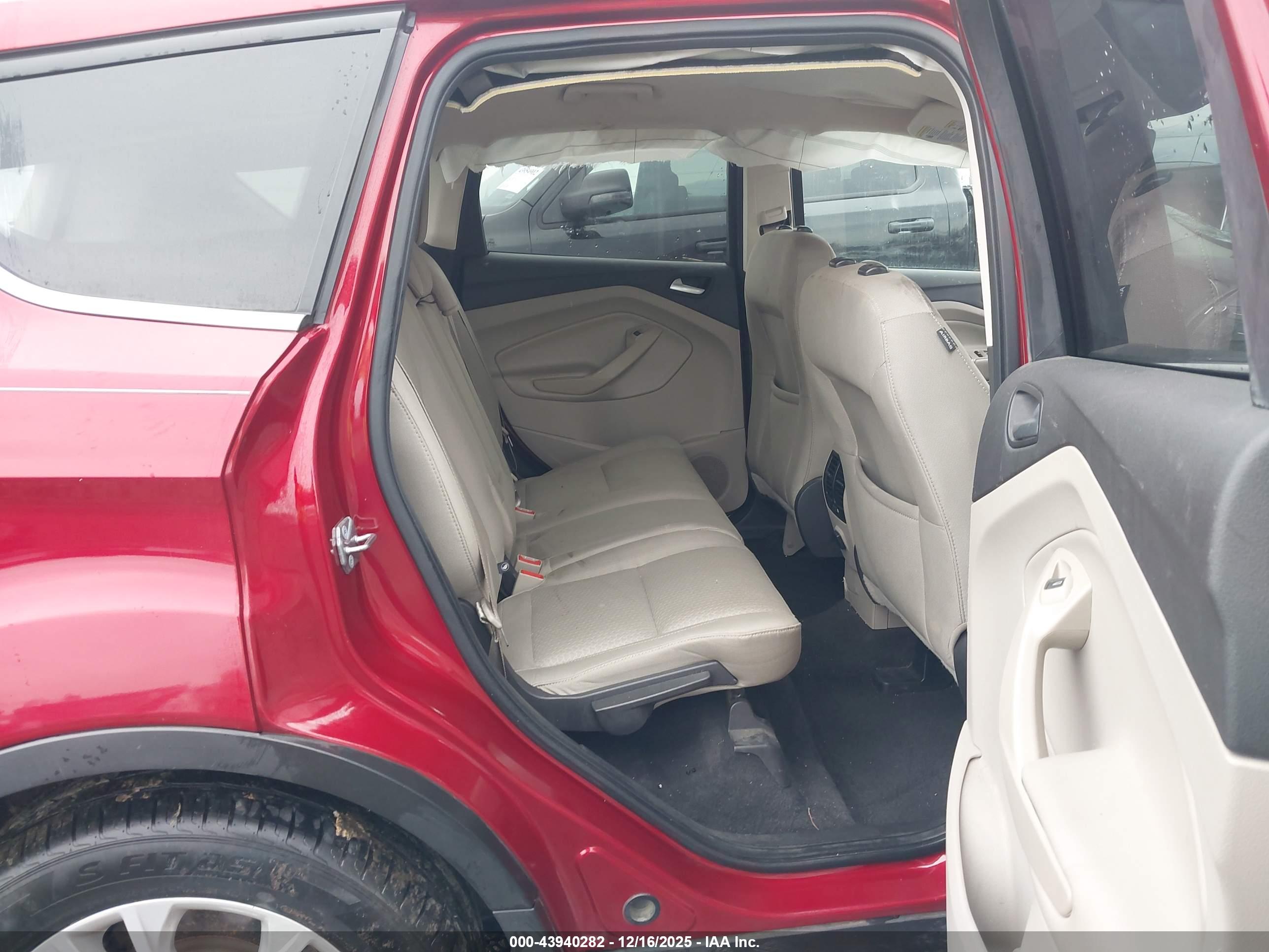 FORD ESCAPE image 8