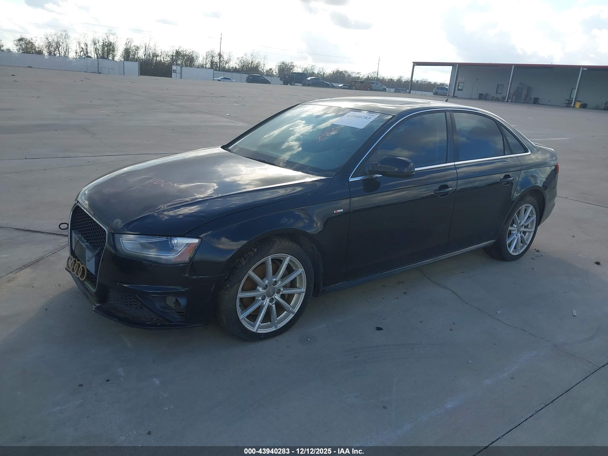 AUDI A4 image 2