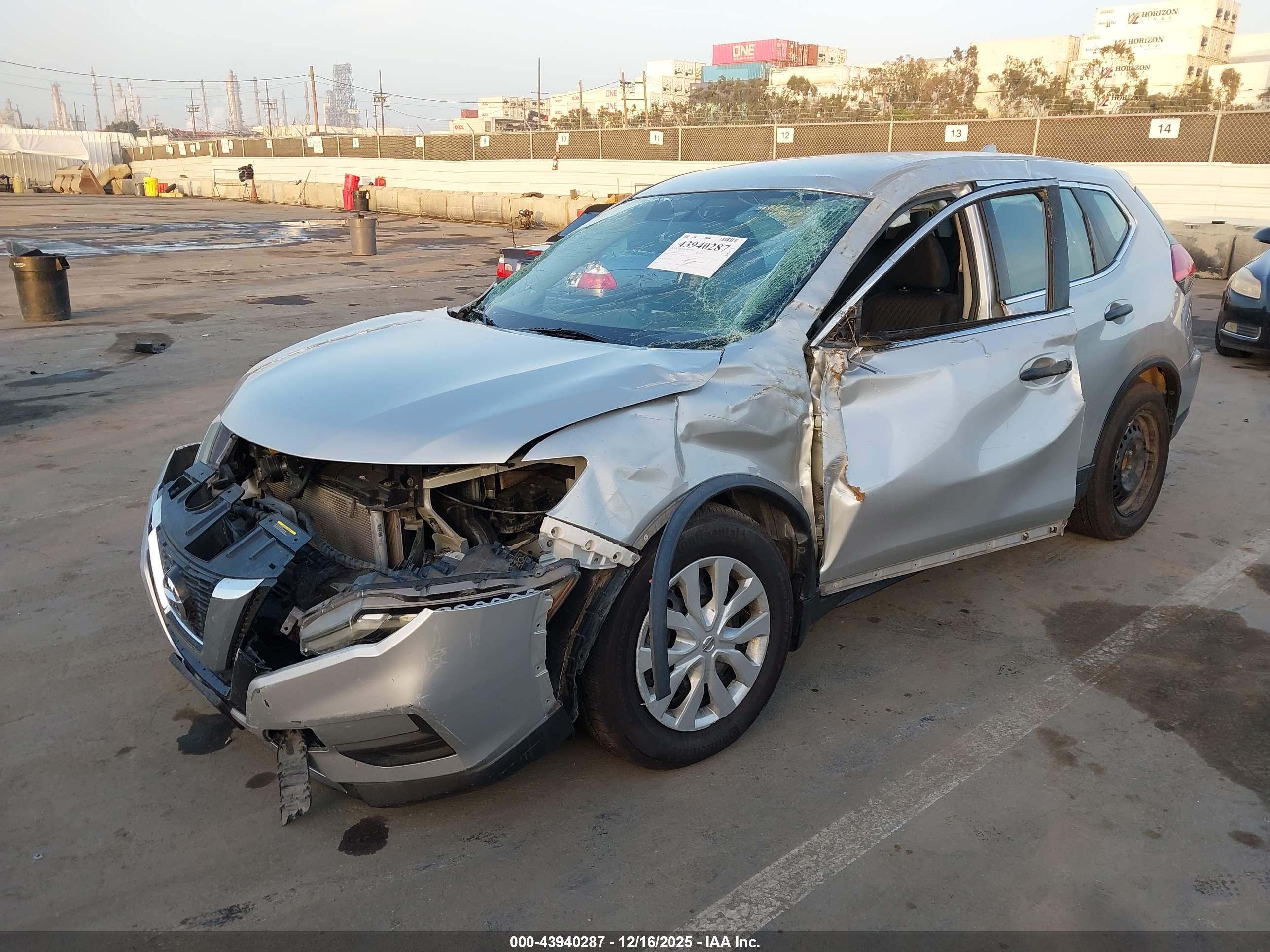 NISSAN ROGUE image 2