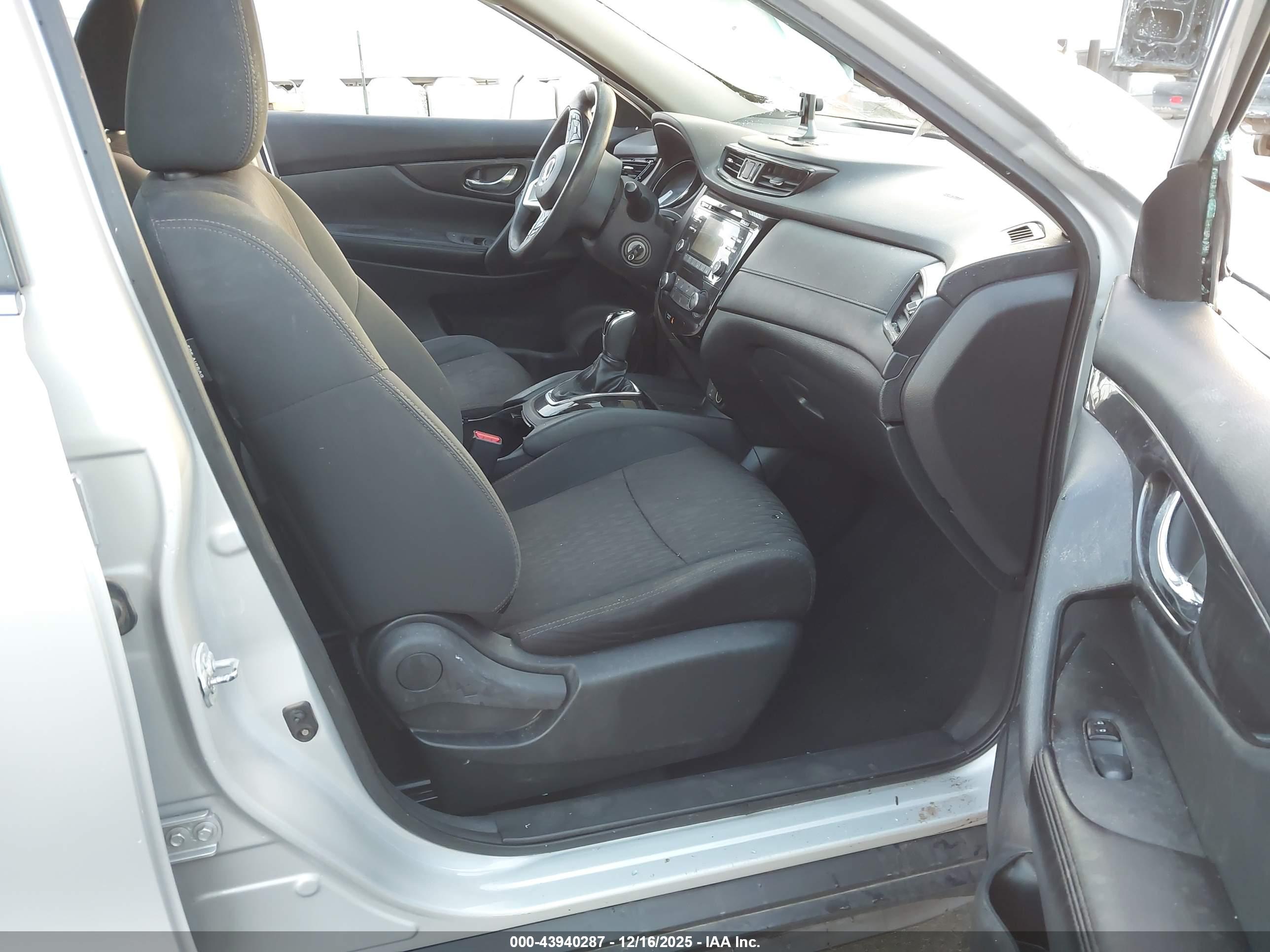 NISSAN ROGUE image 5