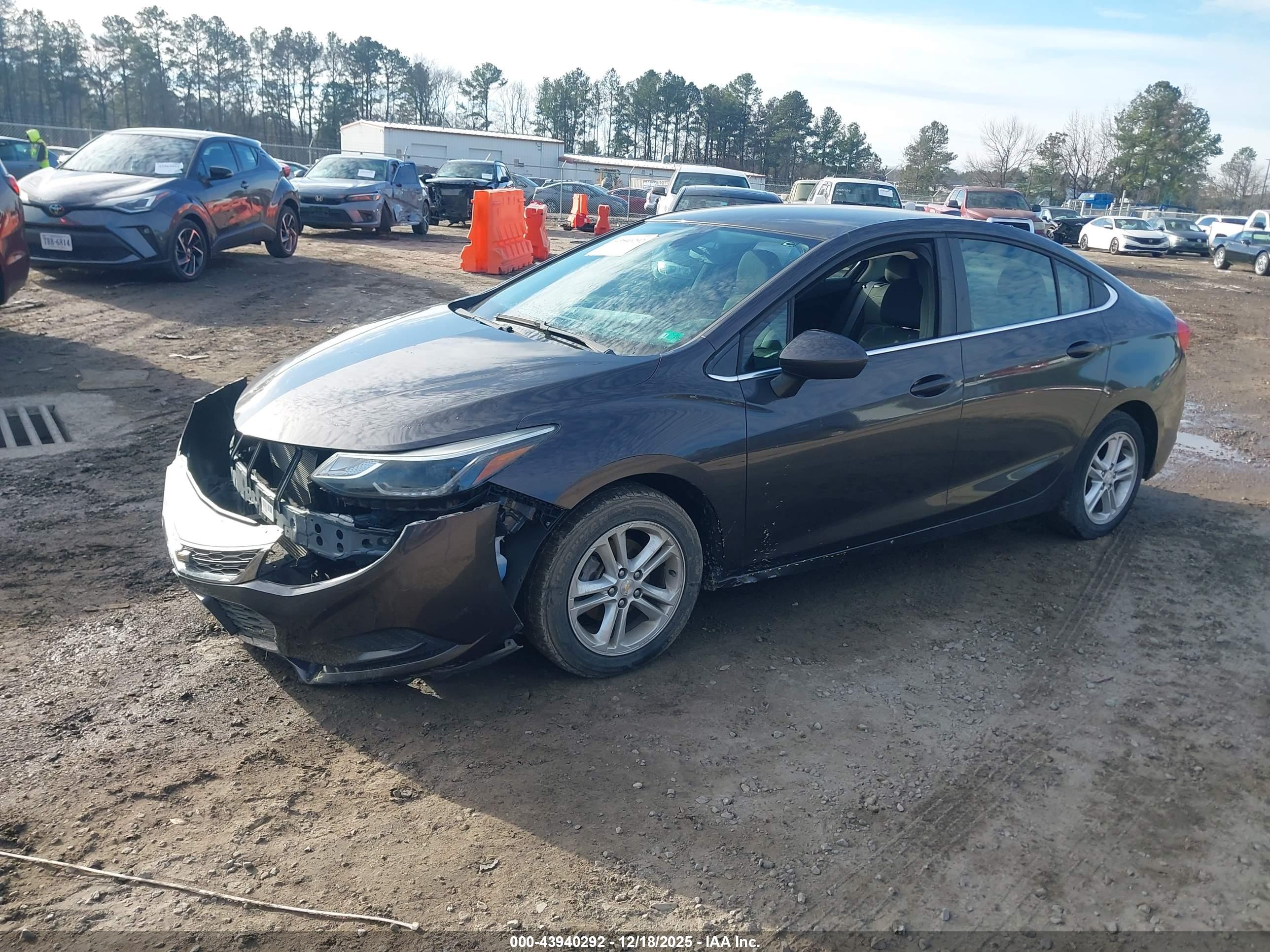 CHEVROLET CRUZE image 2