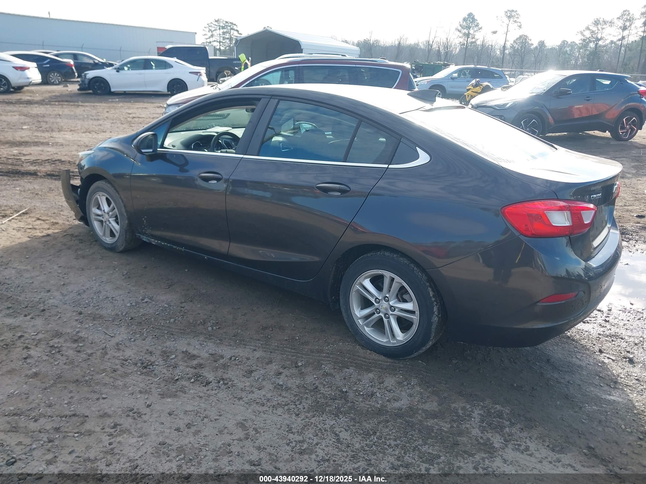 CHEVROLET CRUZE image 3