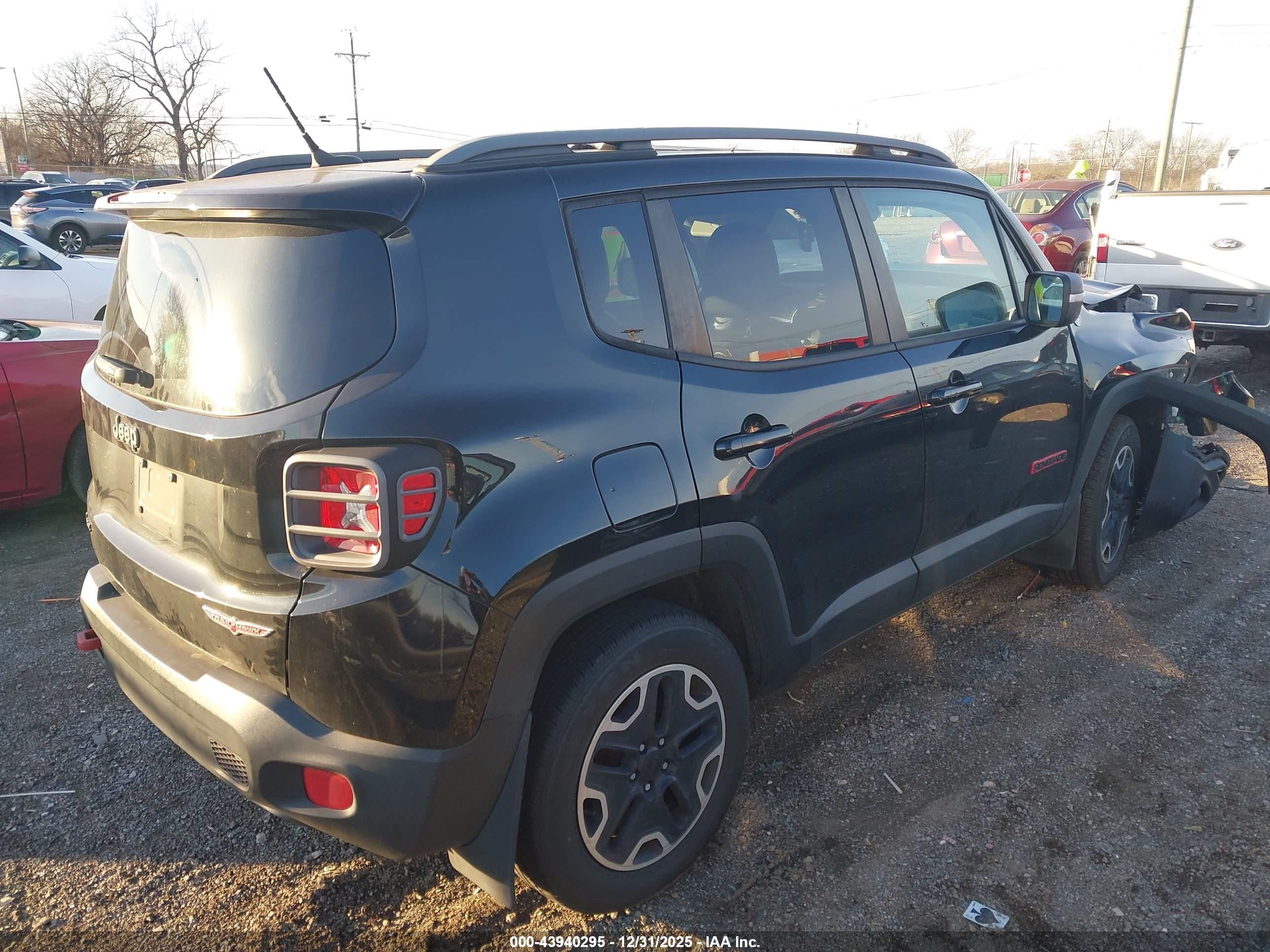 JEEP RENEGADE image 4