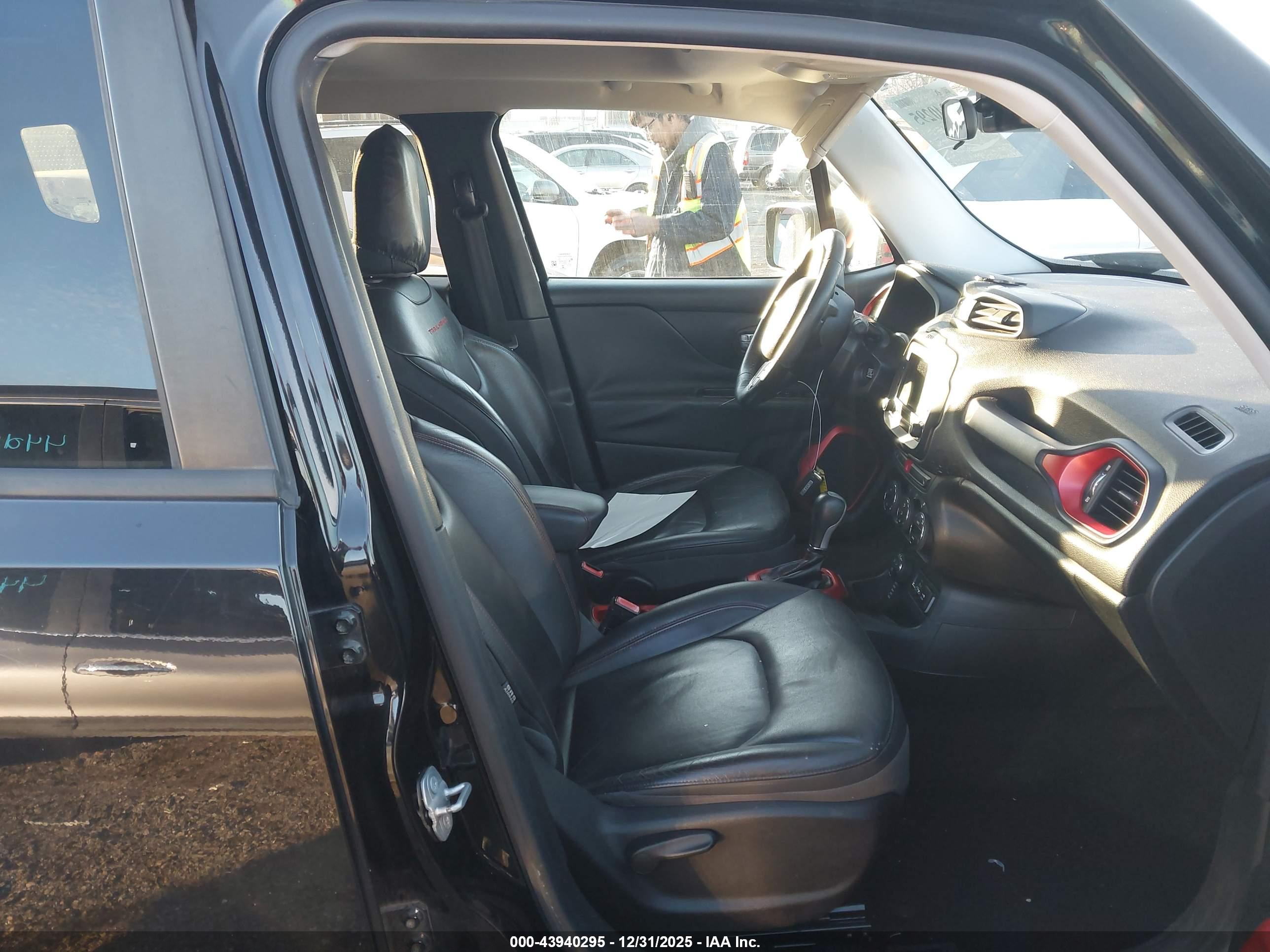 JEEP RENEGADE image 5