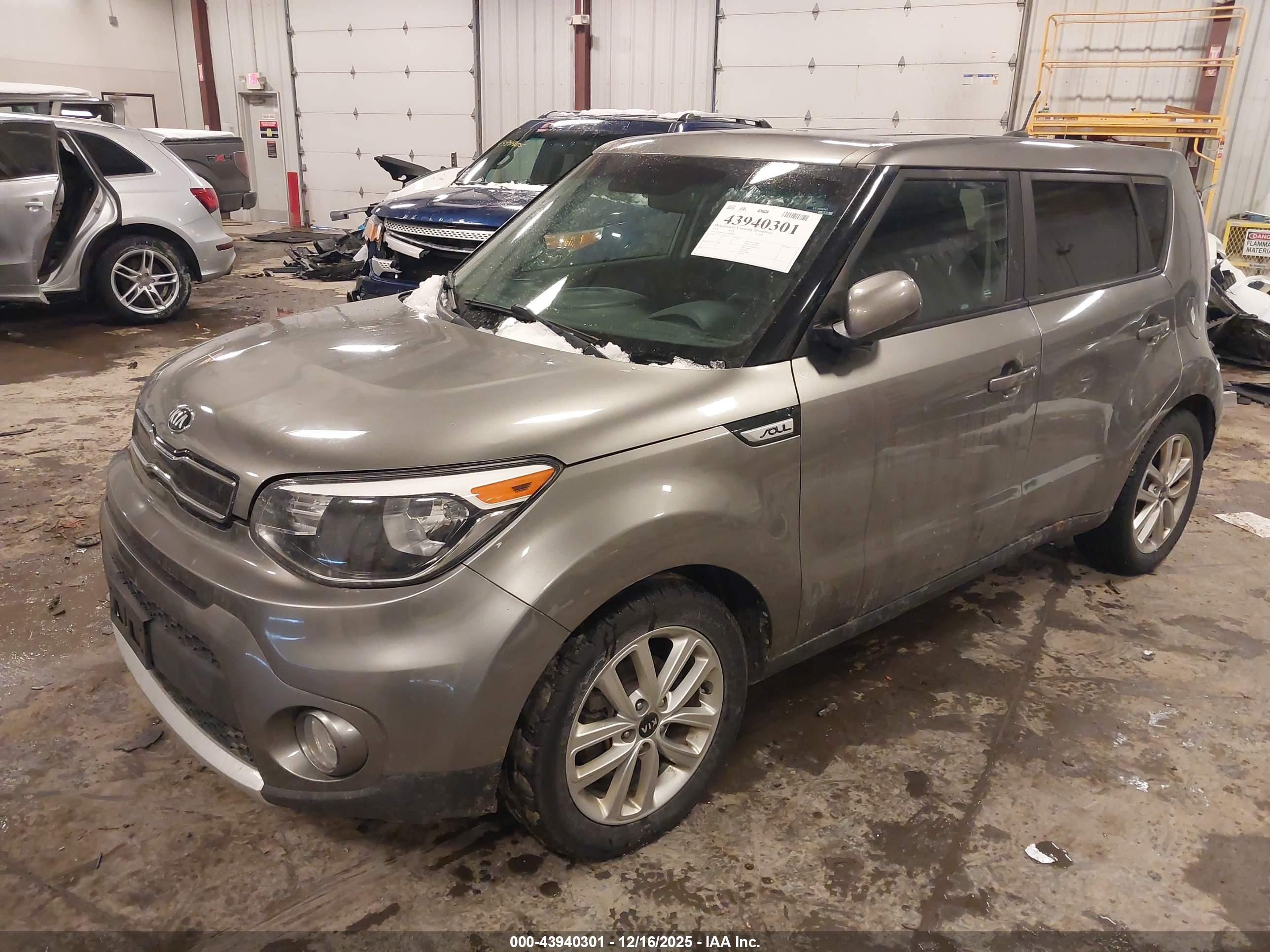 KIA SOUL image 2