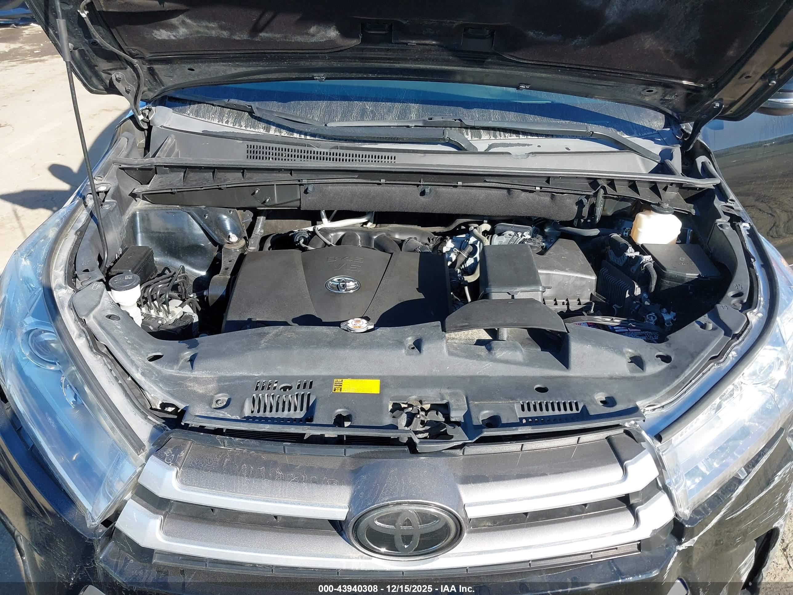 TOYOTA HIGHLANDER image 10