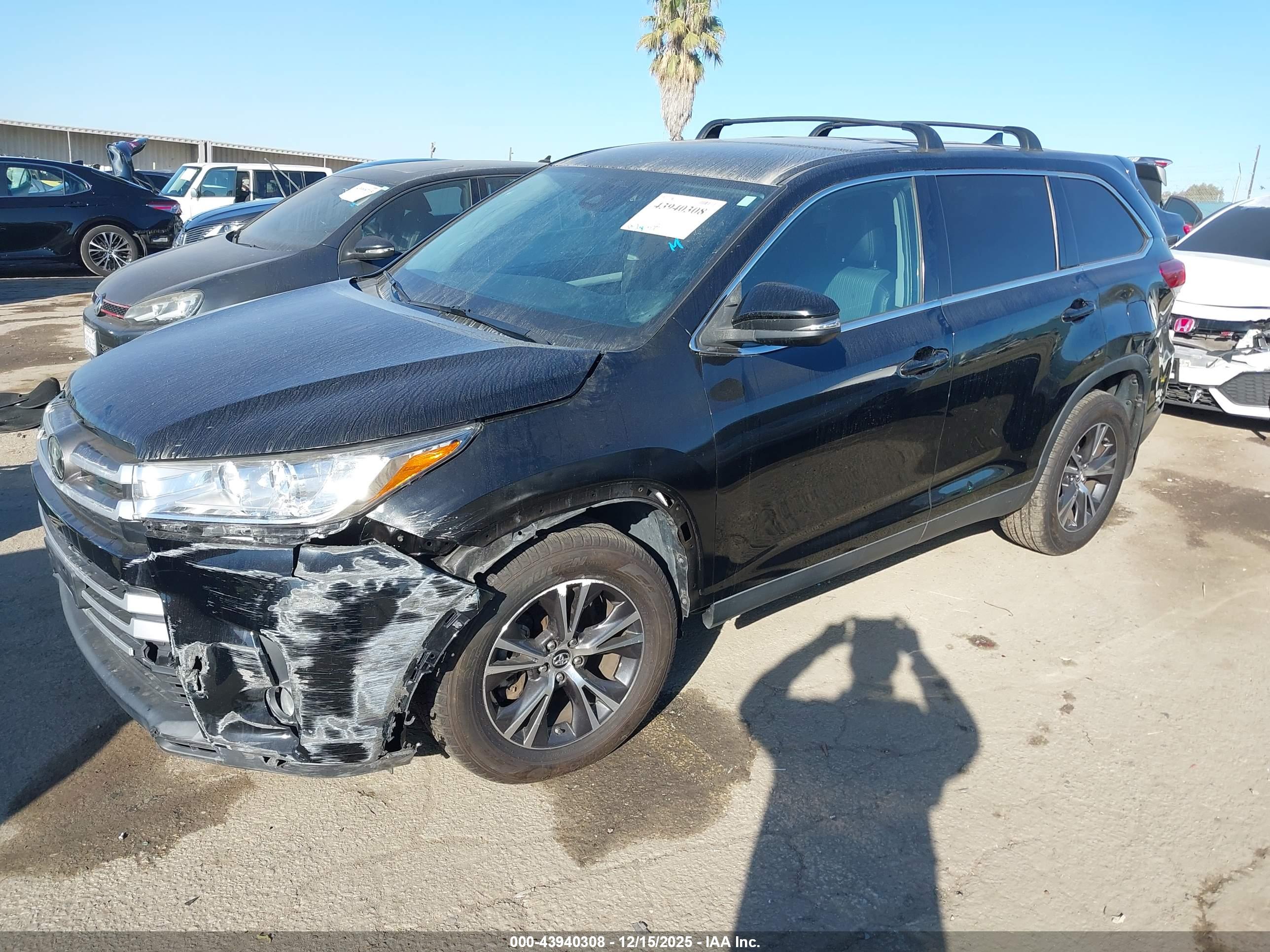 TOYOTA HIGHLANDER image 2