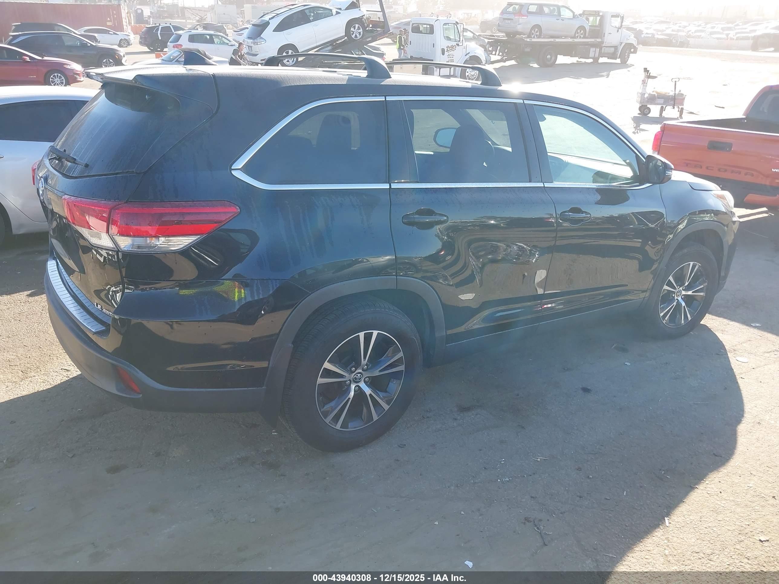TOYOTA HIGHLANDER image 4