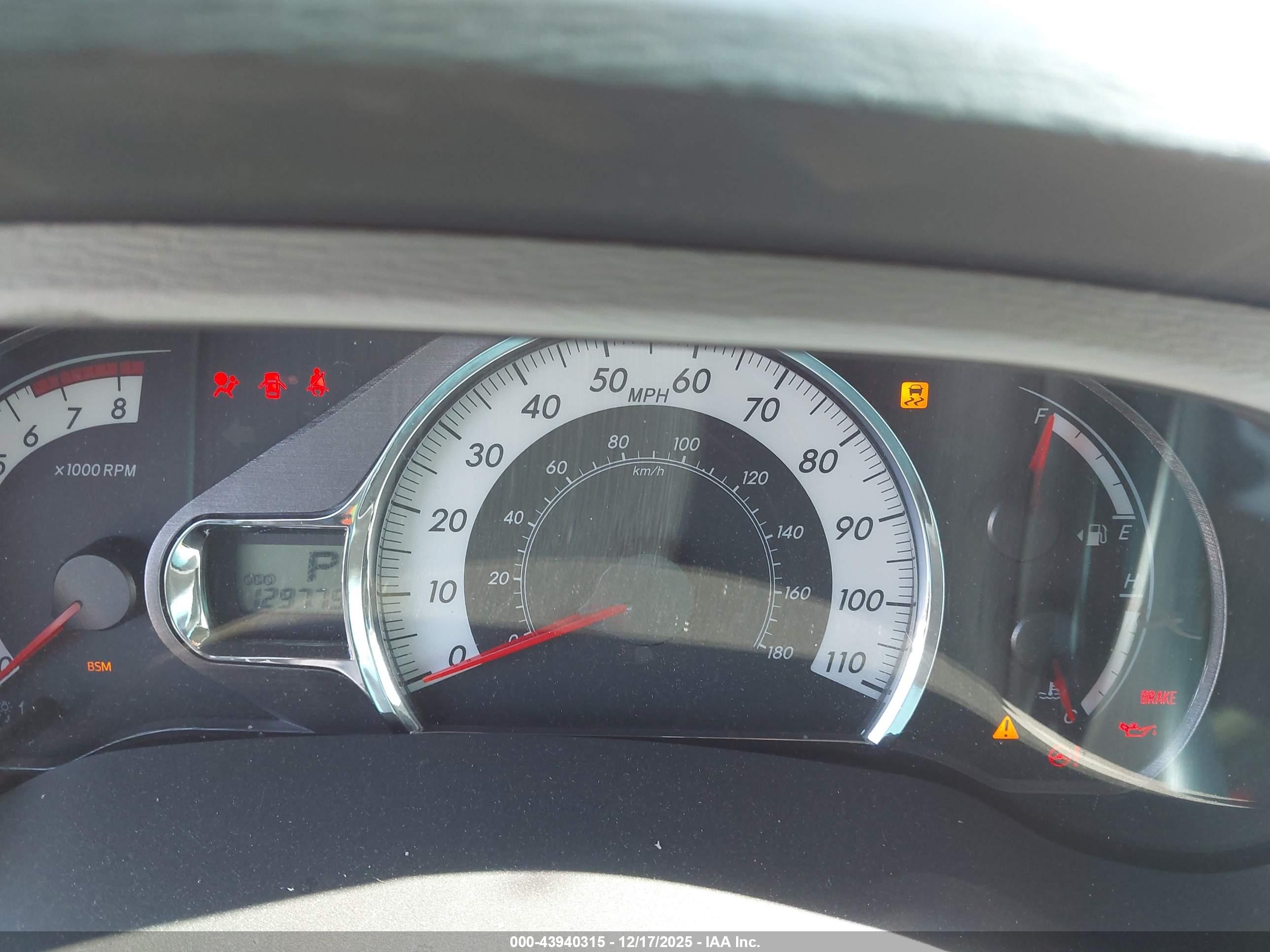 TOYOTA SIENNA image 7