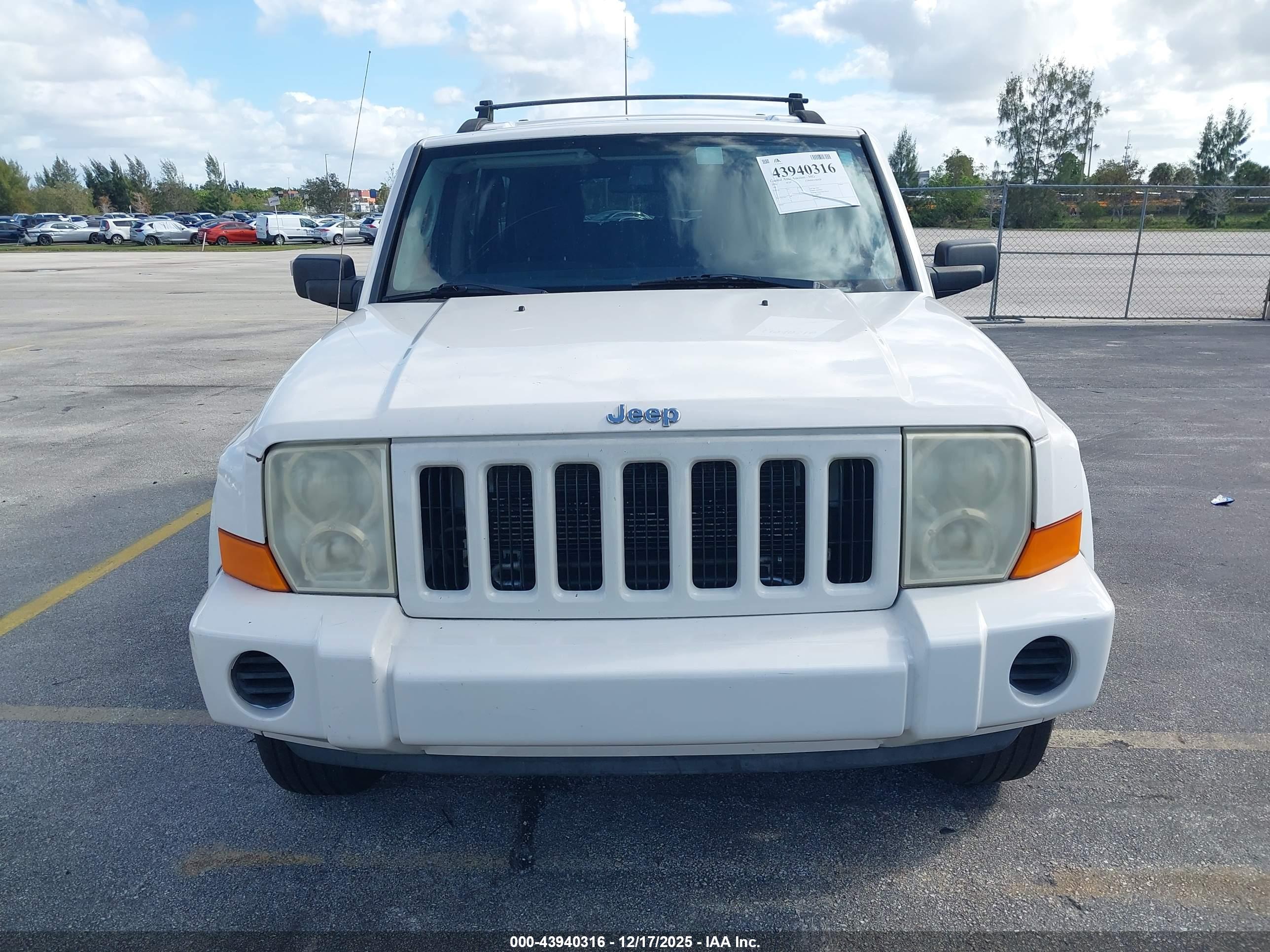 JEEP COMMANDER image 6