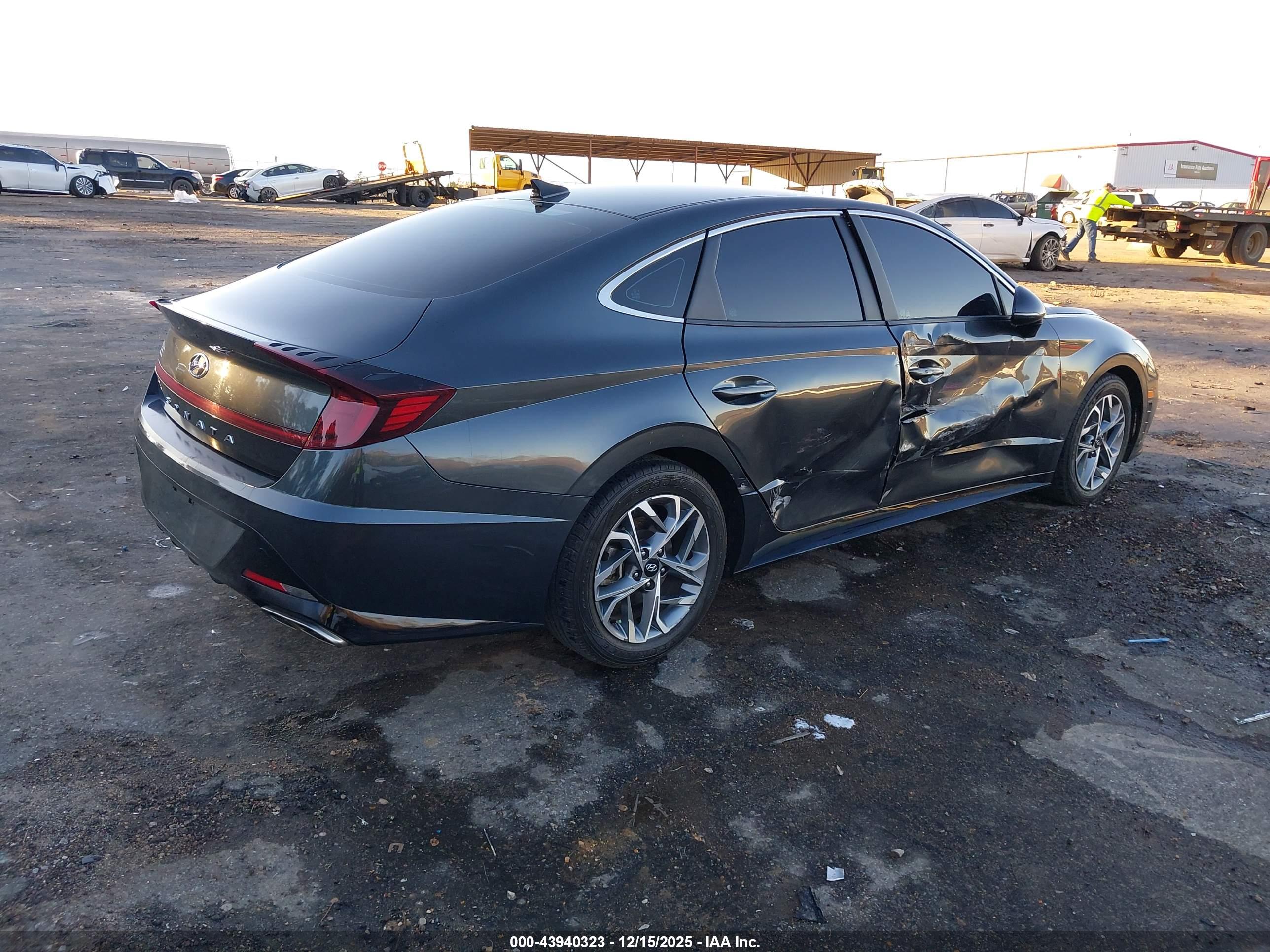 HYUNDAI SONATA image 4
