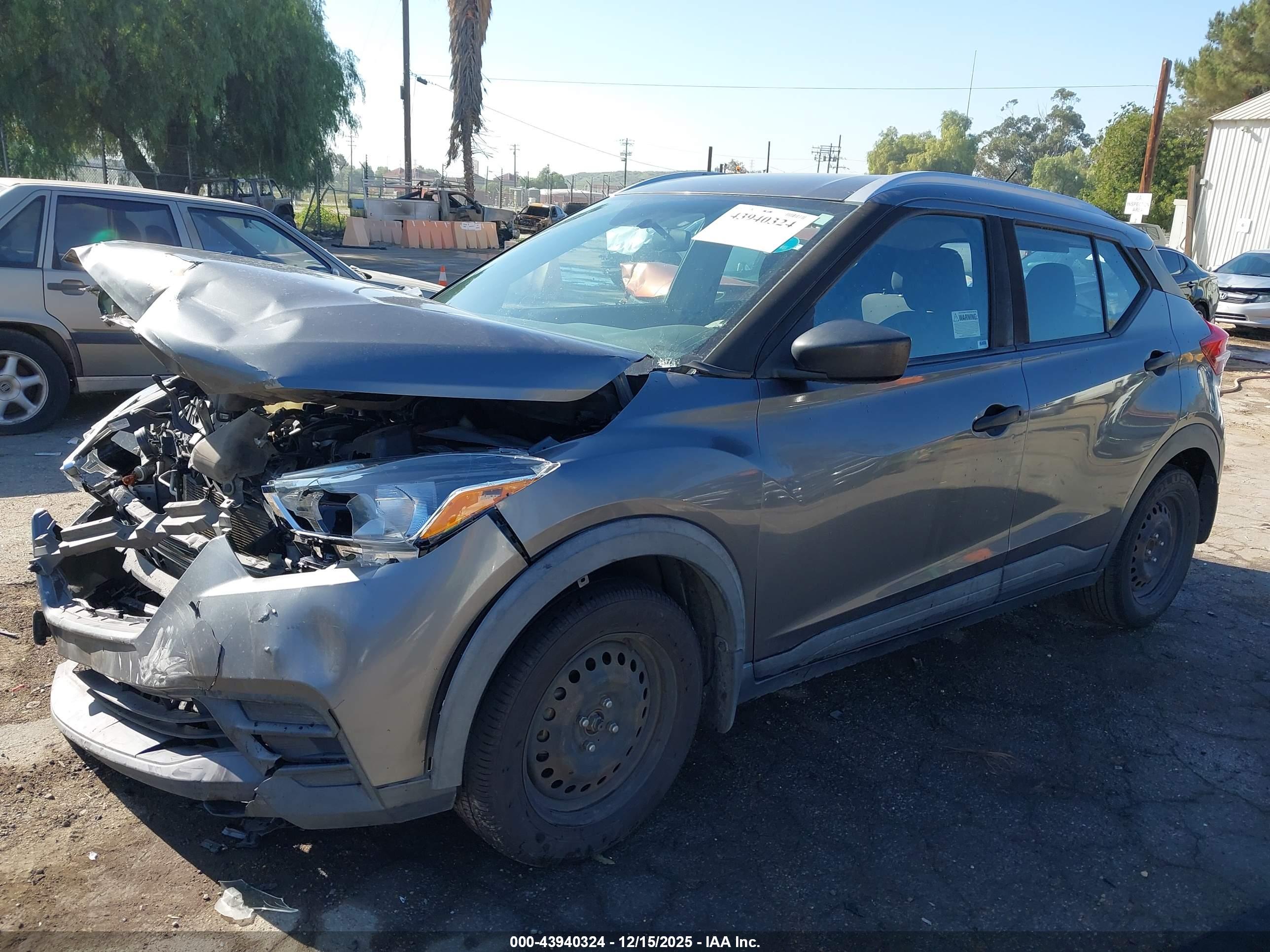 NISSAN KICKS image 2