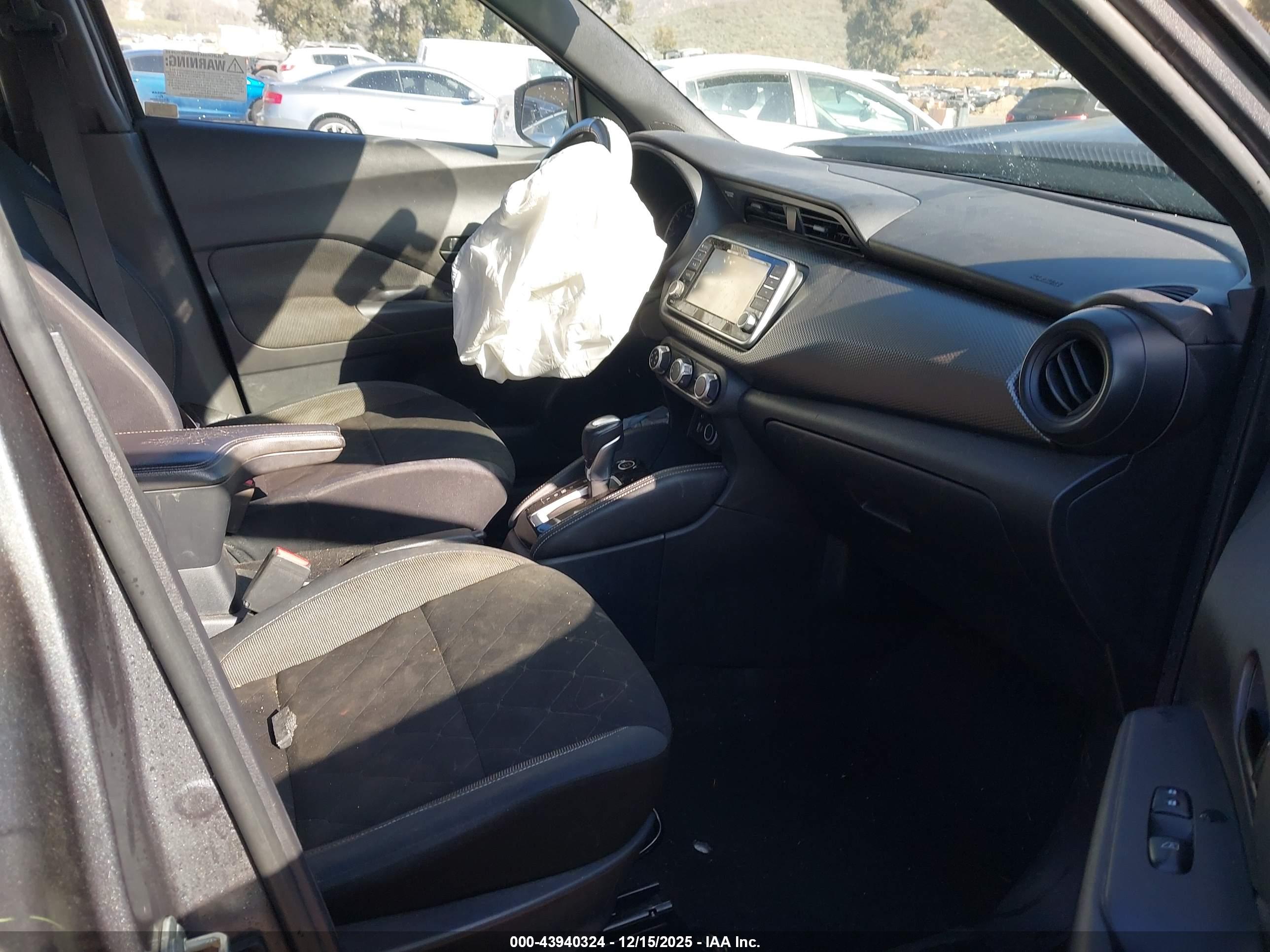 NISSAN KICKS image 5