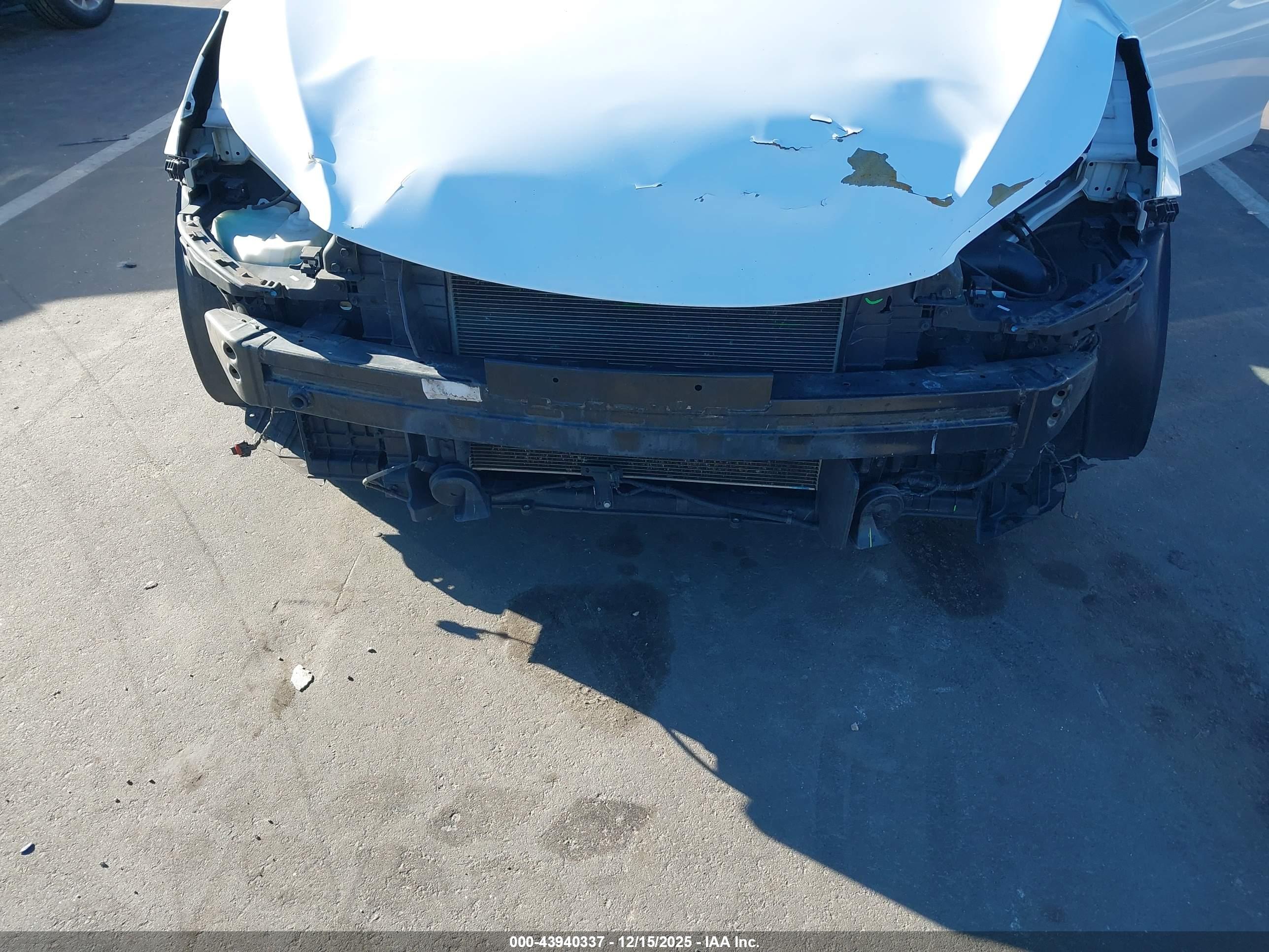 HYUNDAI ELANTRA image 6