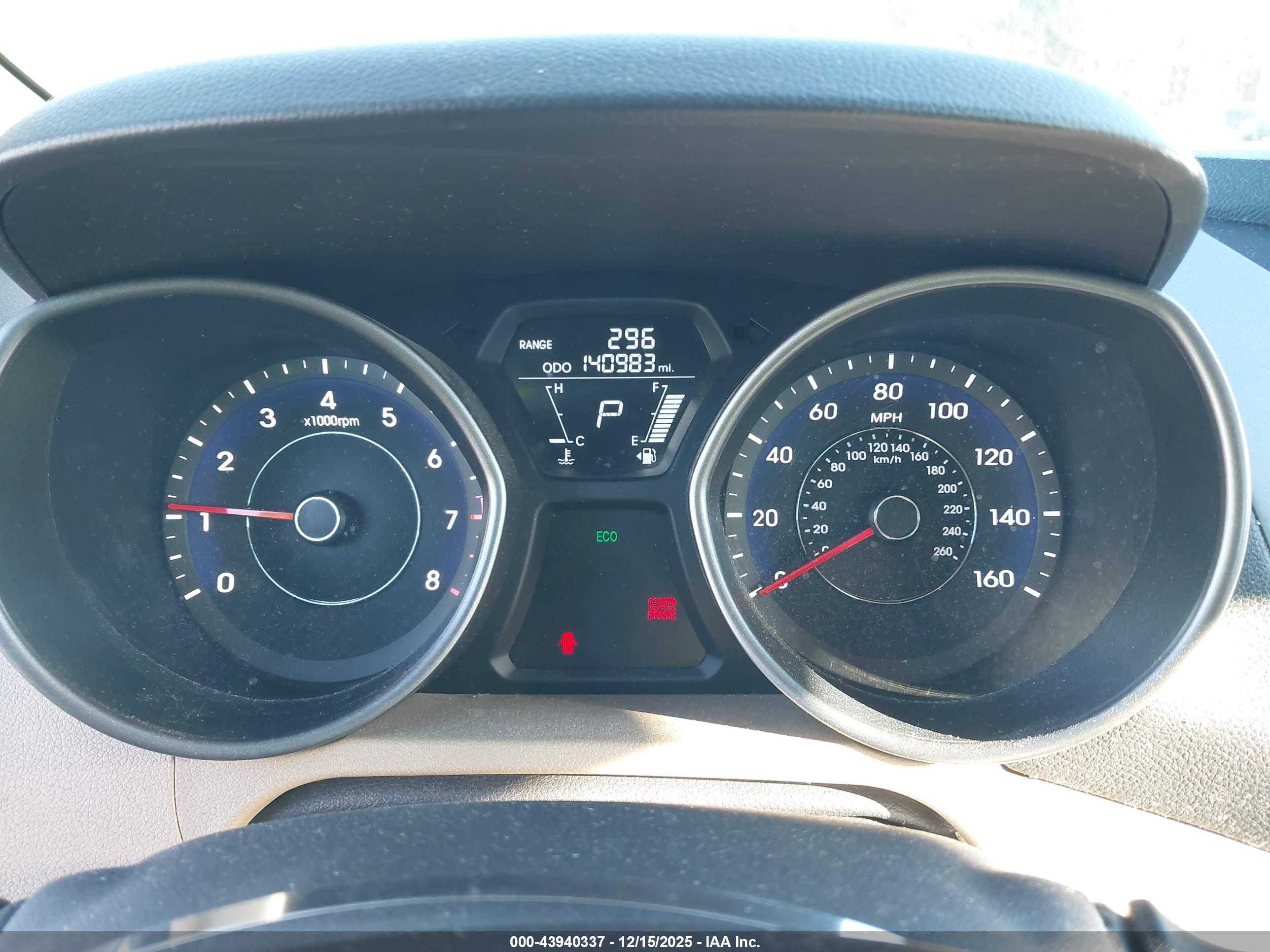 HYUNDAI ELANTRA image 7