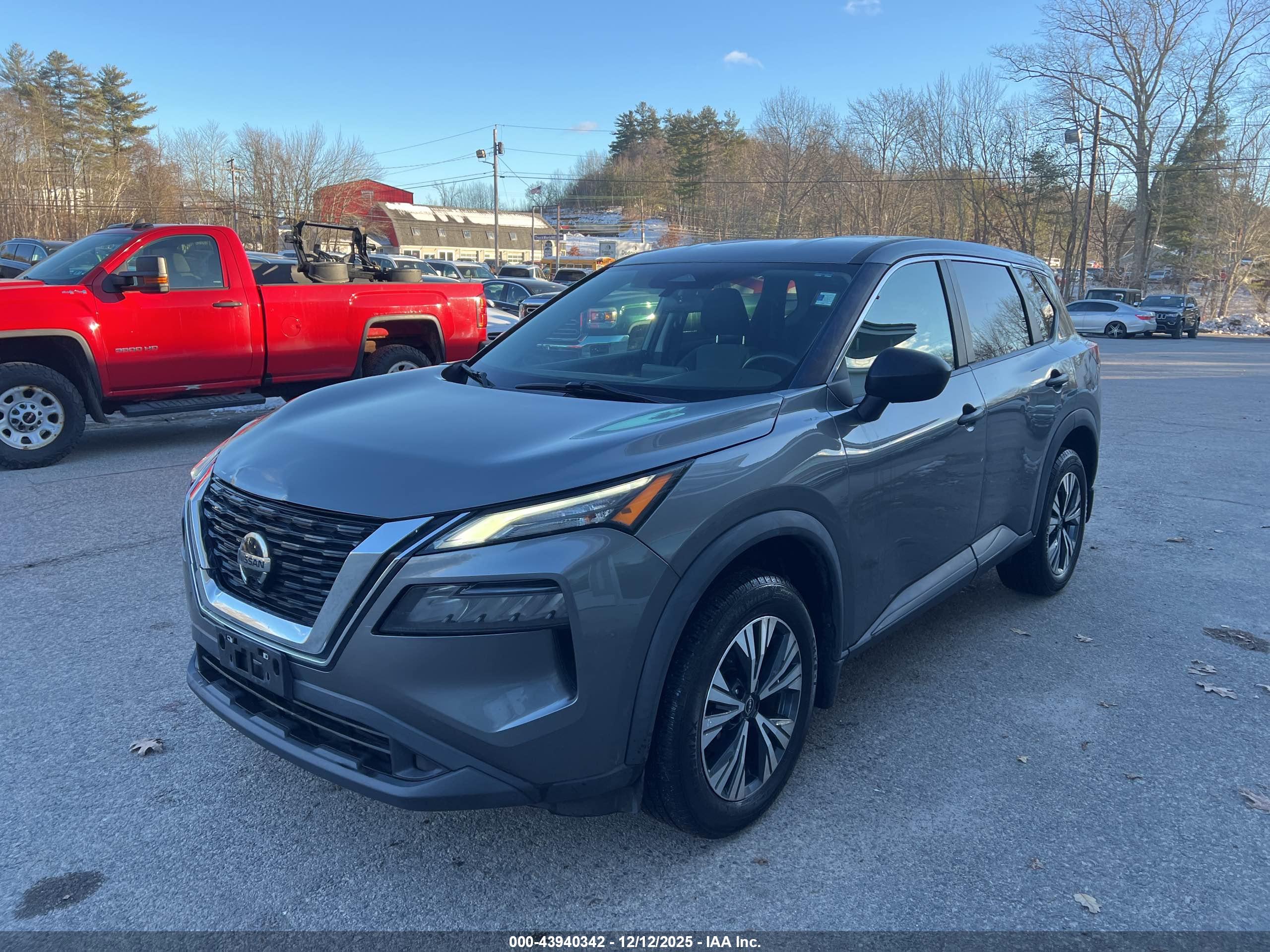 NISSAN ROGUE image 2