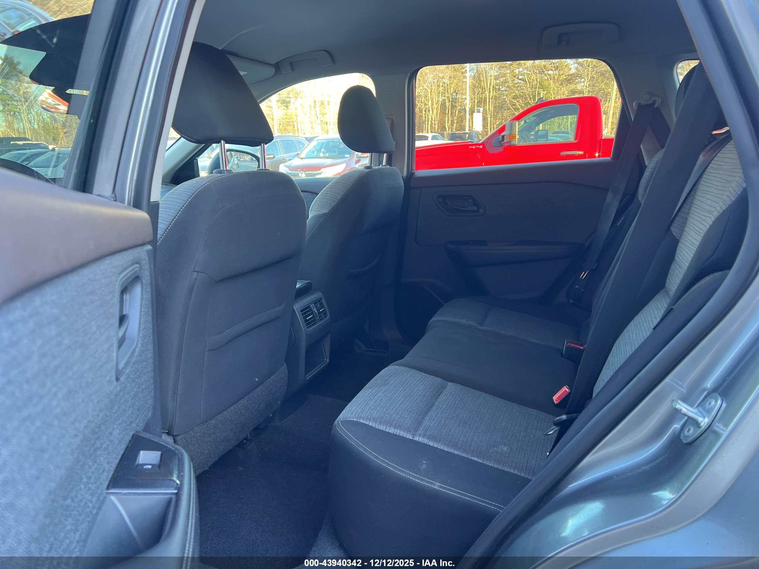 NISSAN ROGUE image 8