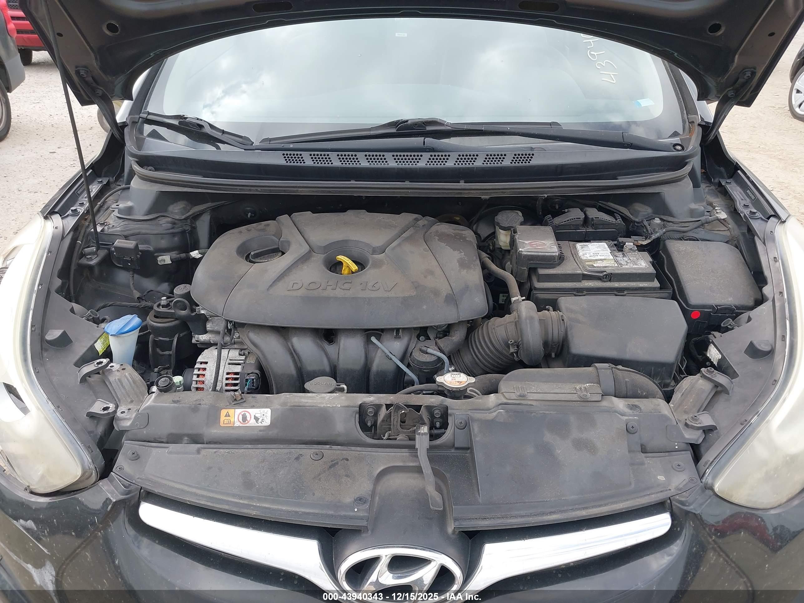 HYUNDAI ELANTRA image 10