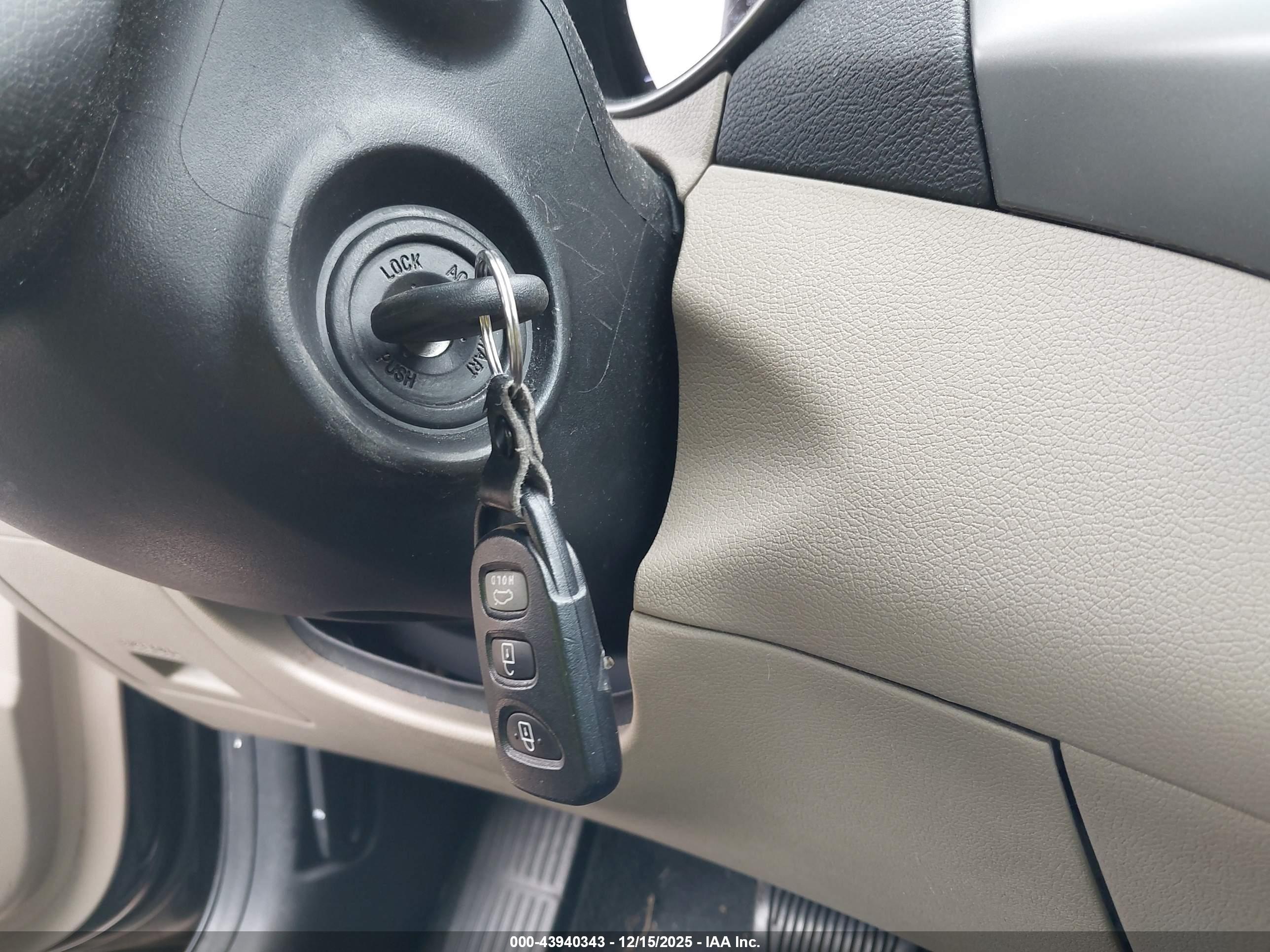 HYUNDAI ELANTRA image 11