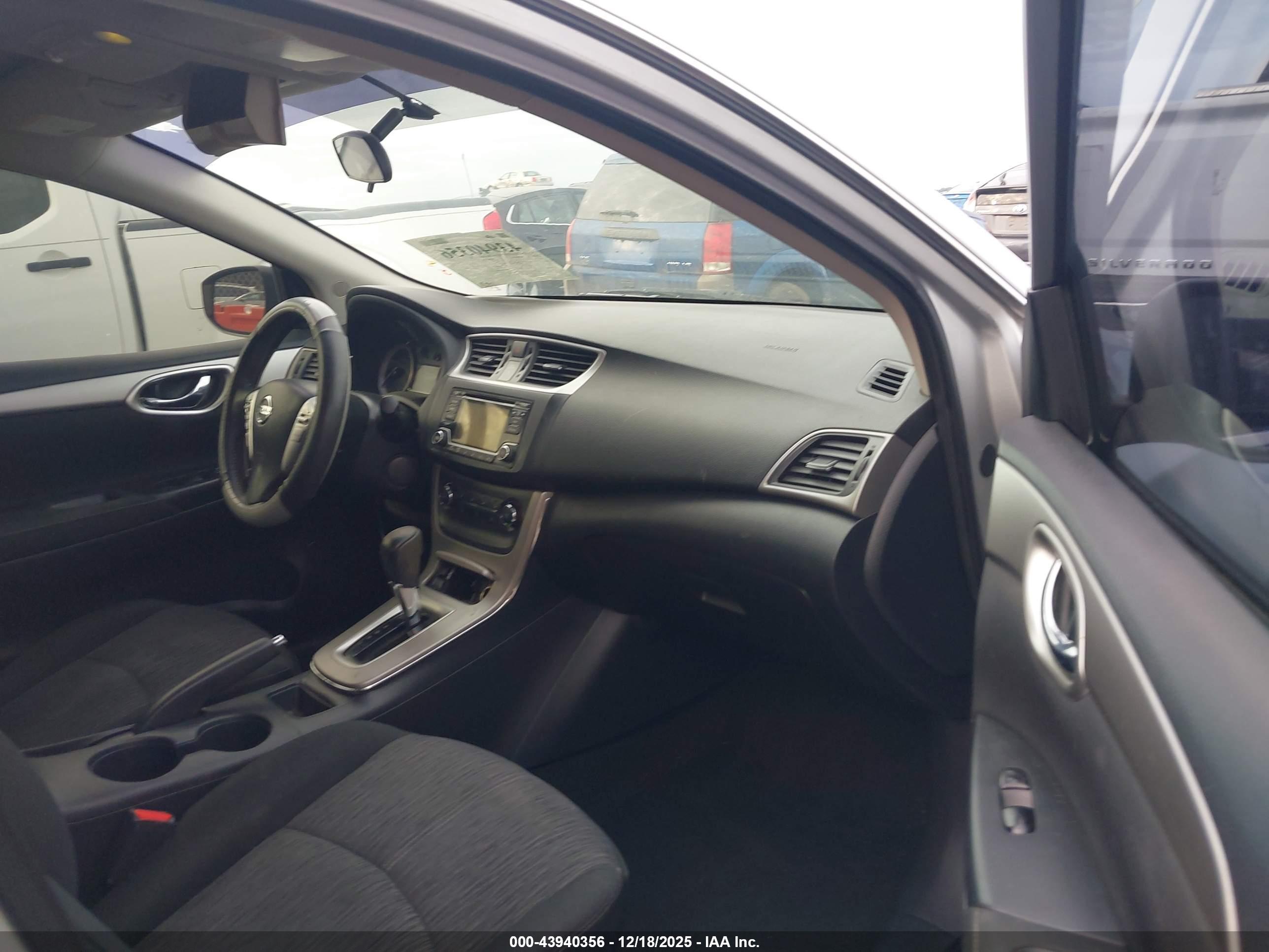 NISSAN SENTRA image 5